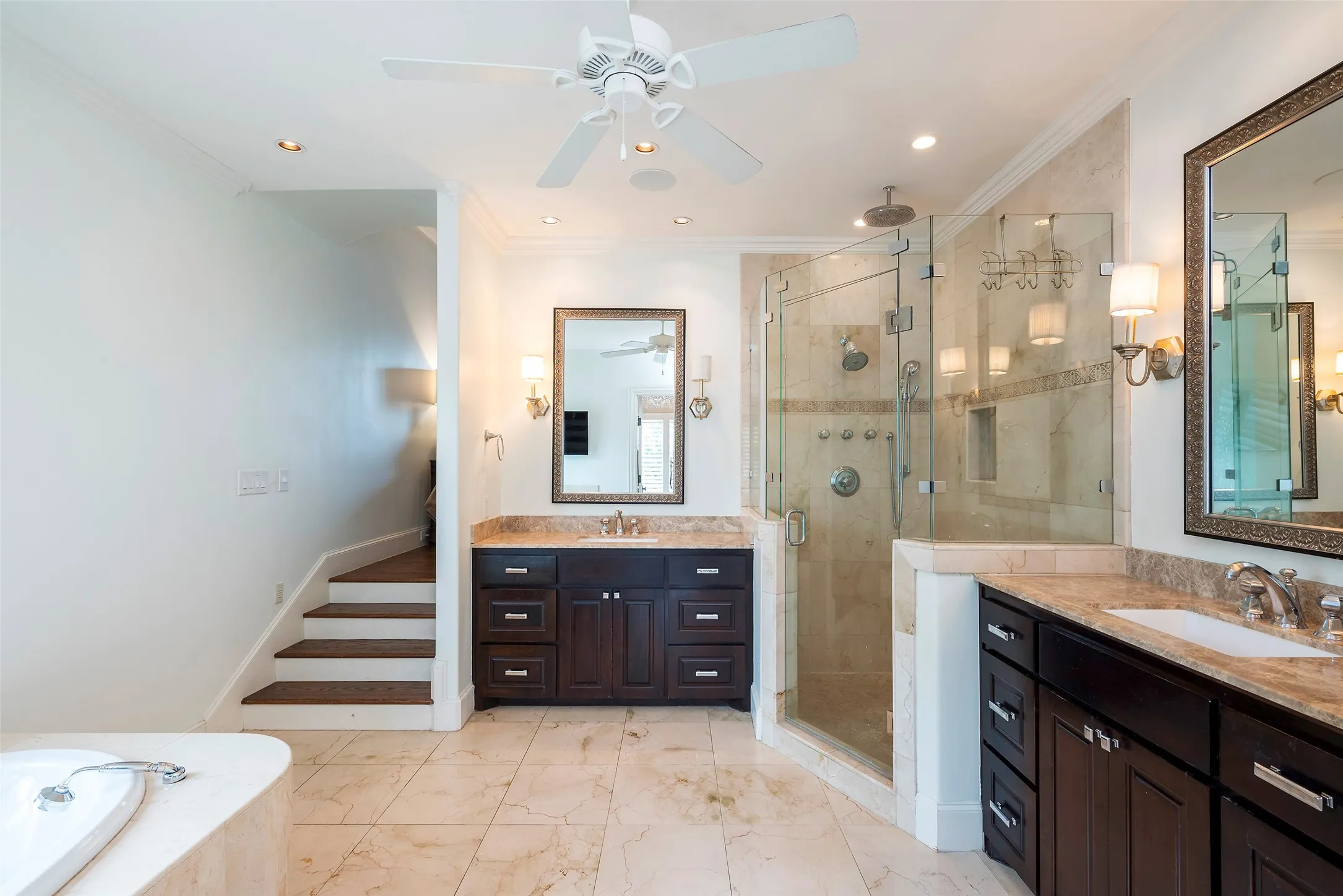 Single Family Residence For Sale in Dallas County , 3309 Northwest Parkway, University Park, Texas 75225, 5 Bedroom, 5 Bathroom, 2 Garage spaces, 5,008 Sqft, built in 2012, mls#21324612, Real Estate Agent in University Park, Homes For Sale in Dallas county, Homes For Sale in University Park, Realtor in University Park Texas, Real Estate Brokerage Independent Realty Texas, Luminita Cordes Realtor