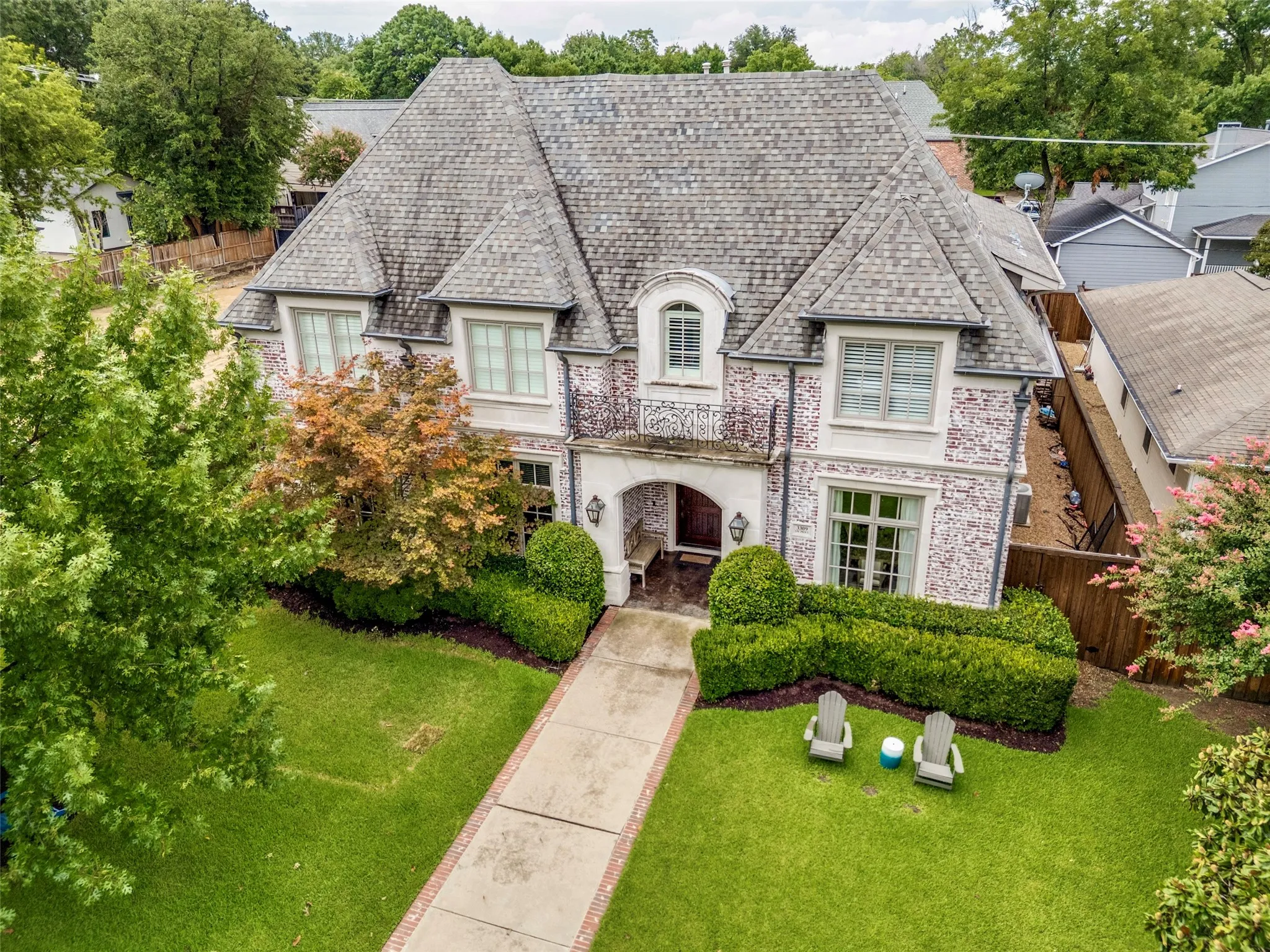 Single Family Residence For Sale in Dallas County , 3309 Northwest Parkway, University Park, Texas 75225, 5 Bedroom, 5 Bathroom, 2 Garage spaces, 5,008 Sqft, built in 2012, mls#21324612, Real Estate Agent in University Park, Homes For Sale in Dallas county, Homes For Sale in University Park, Realtor in University Park Texas, Real Estate Brokerage Independent Realty Texas, Luminita Cordes Realtor