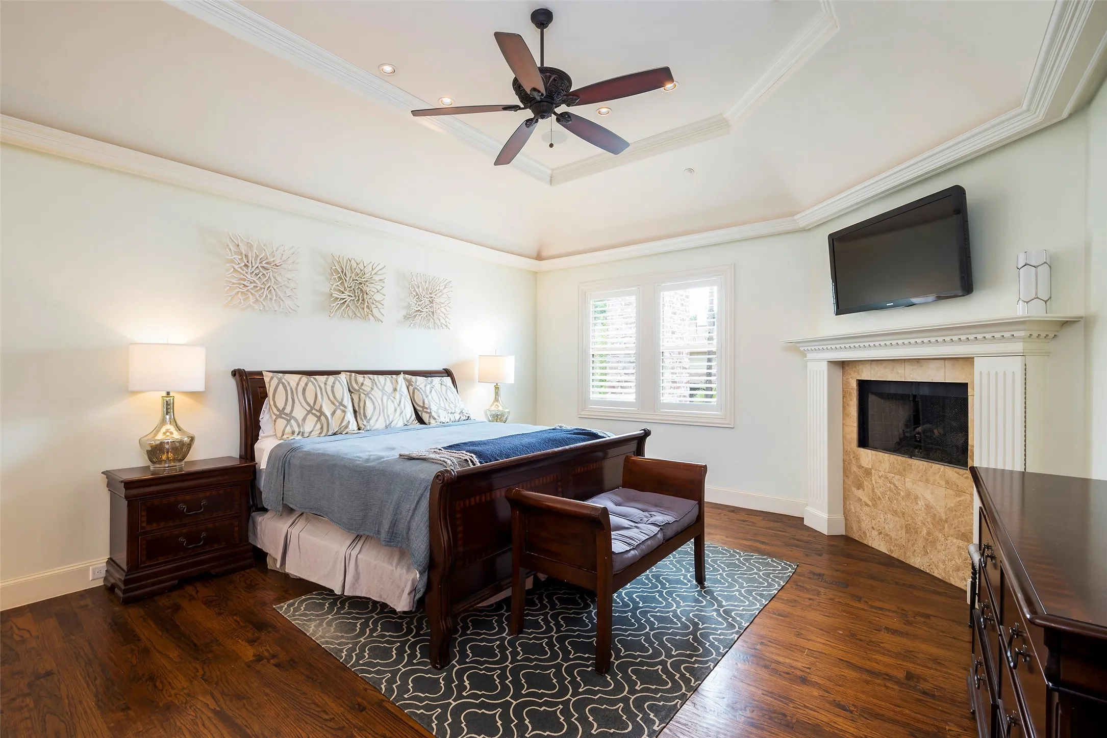Single Family Residence For Sale in Dallas County , 3309 Northwest Parkway, University Park, Texas 75225, 5 Bedroom, 5 Bathroom, 2 Garage spaces, 5,008 Sqft, built in 2012, mls#21324612, Real Estate Agent in University Park, Homes For Sale in Dallas county, Homes For Sale in University Park, Realtor in University Park Texas, Real Estate Brokerage Independent Realty Texas, Luminita Cordes Realtor