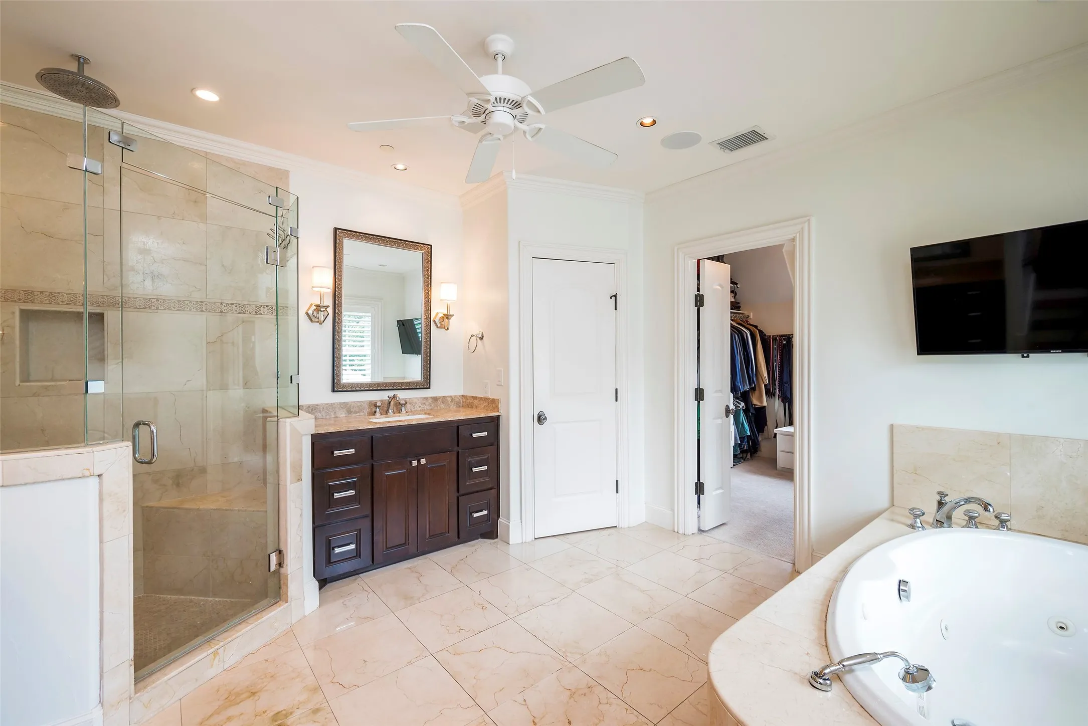 Single Family Residence For Sale in Dallas County , 3309 Northwest Parkway, University Park, Texas 75225, 5 Bedroom, 5 Bathroom, 2 Garage spaces, 5,008 Sqft, built in 2012, mls#21324612, Real Estate Agent in University Park, Homes For Sale in Dallas county, Homes For Sale in University Park, Realtor in University Park Texas, Real Estate Brokerage Independent Realty Texas, Luminita Cordes Realtor