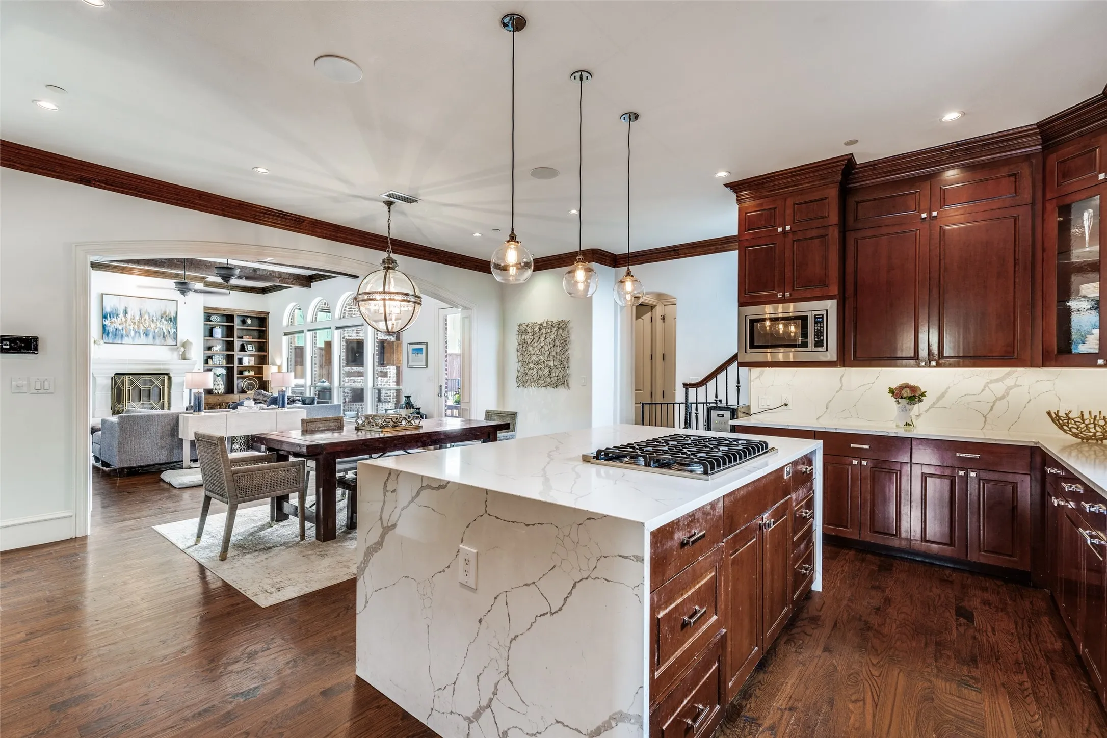 Single Family Residence For Sale in Dallas County , 3309 Northwest Parkway, University Park, Texas 75225, 5 Bedroom, 5 Bathroom, 2 Garage spaces, 5,008 Sqft, built in 2012, mls#21324612, Real Estate Agent in University Park, Homes For Sale in Dallas county, Homes For Sale in University Park, Realtor in University Park Texas, Real Estate Brokerage Independent Realty Texas, Luminita Cordes Realtor