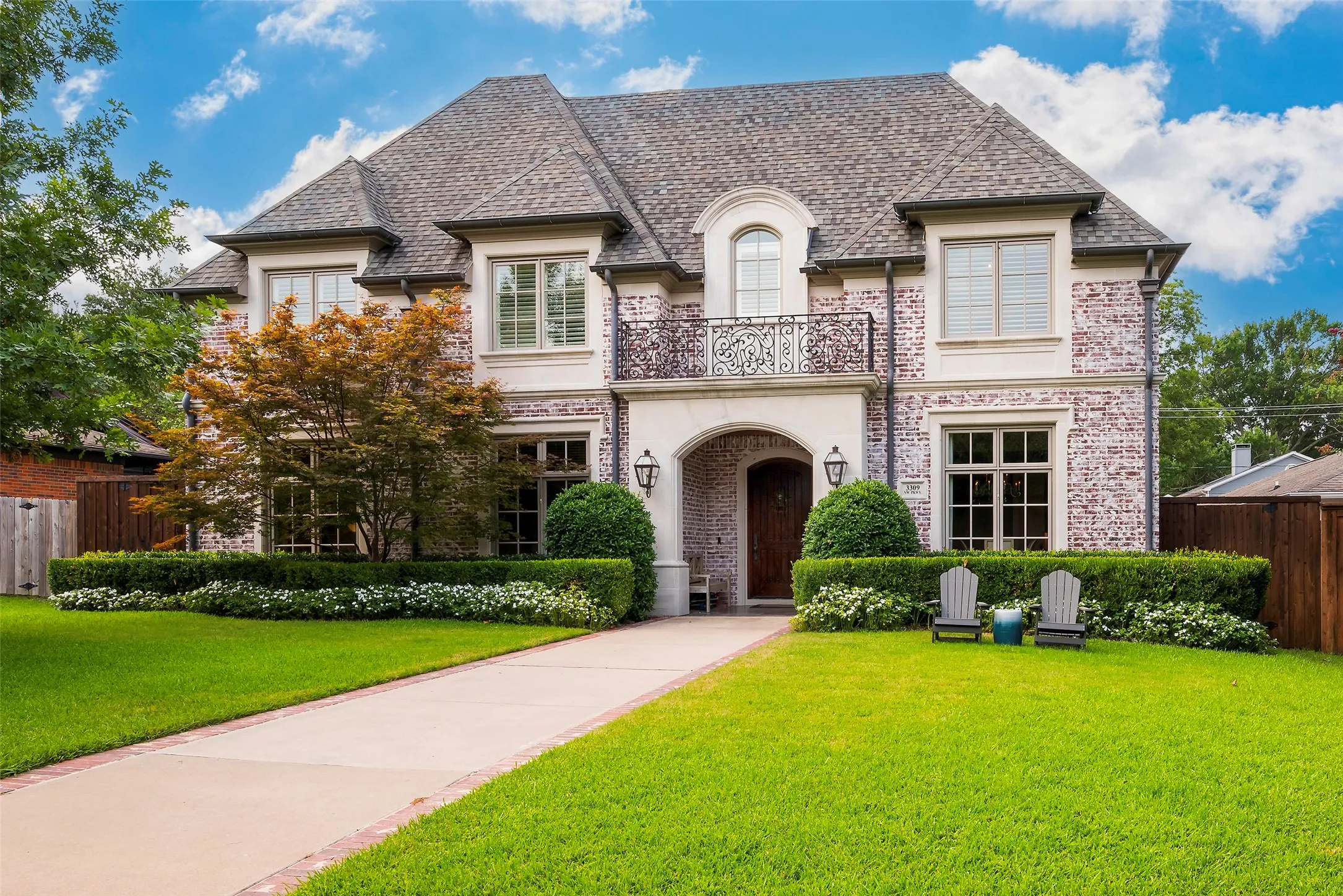 Single Family Residence For Sale in Dallas County , 3309 Northwest Parkway, University Park, Texas 75225, 5 Bedroom, 5 Bathroom, 2 Garage spaces, 5,008 Sqft, built in 2012, mls#21324612, Real Estate Agent in University Park, Homes For Sale in Dallas county, Homes For Sale in University Park, Realtor in University Park Texas, Real Estate Brokerage Independent Realty Texas, Luminita Cordes Realtor
