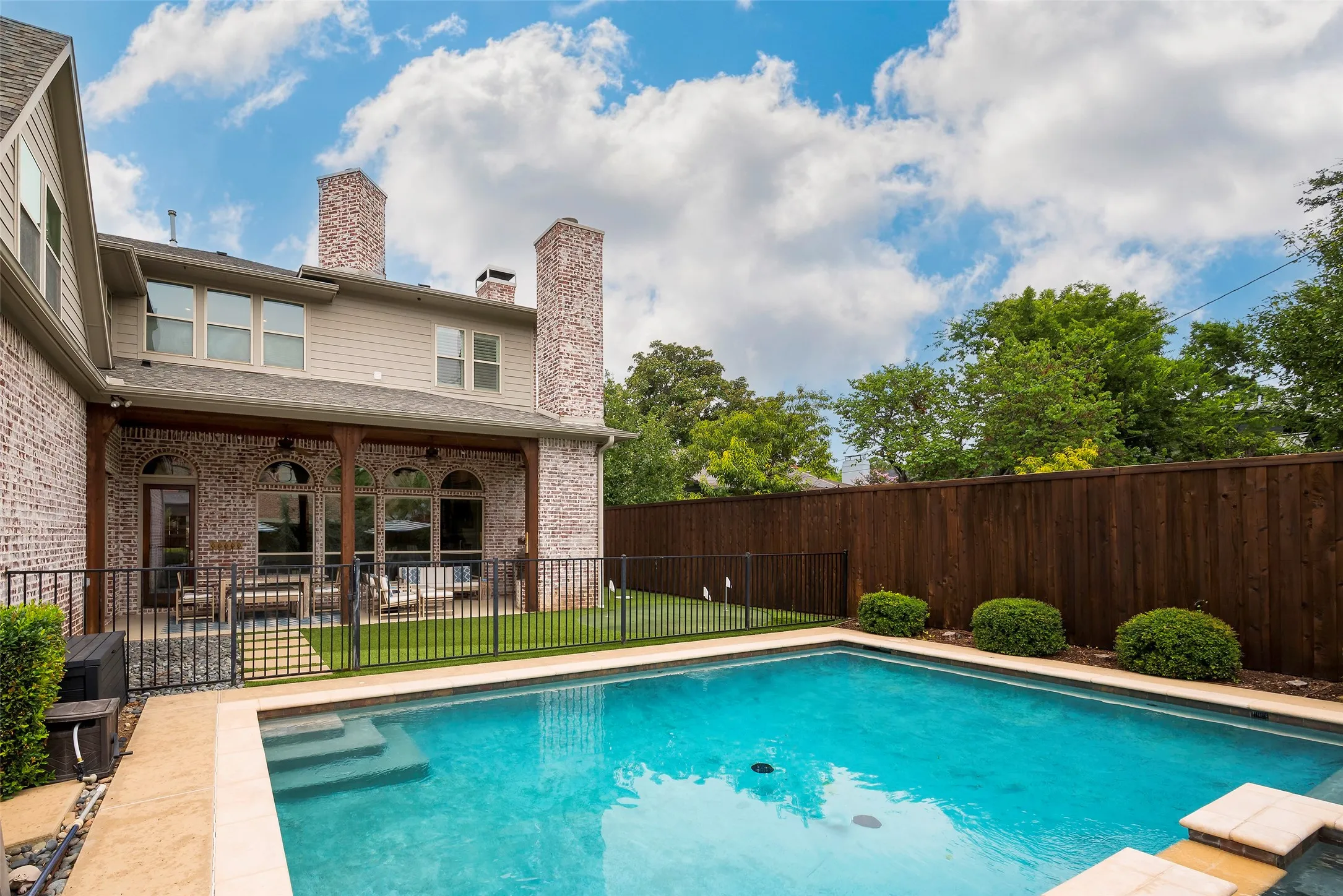 Single Family Residence For Sale in Dallas County , 3309 Northwest Parkway, University Park, Texas 75225, 5 Bedroom, 5 Bathroom, 2 Garage spaces, 5,008 Sqft, built in 2012, mls#21324612, Real Estate Agent in University Park, Homes For Sale in Dallas county, Homes For Sale in University Park, Realtor in University Park Texas, Real Estate Brokerage Independent Realty Texas, Luminita Cordes Realtor