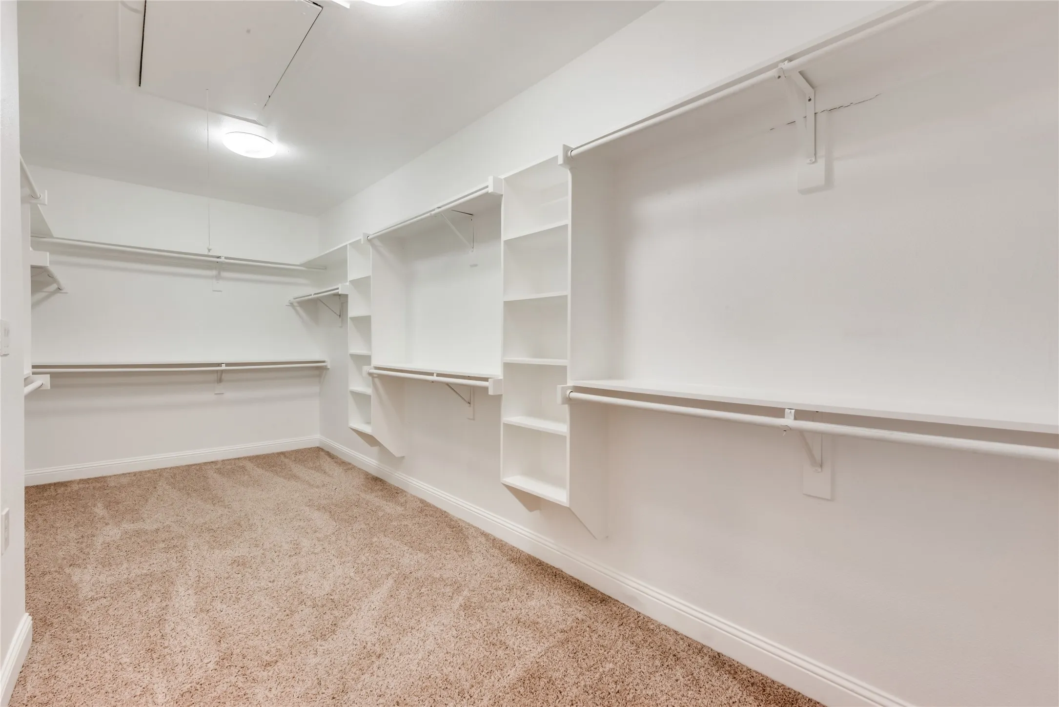 Townhouse For Rent in Dallas County , 3619 Edgar Place, Dallas, Texas 75204, 2 Bedroom, 3 Bathroom, 2 Garage spaces, 2,116 Sqft, built in 2005, mls#21324766, Real Estate Agent in Dallas, Homes For Rent in Dallas county, Homes For Rent in Dallas, Realtor in Dallas Texas, Real Estate Brokerage Independent Realty Texas, Luminita Cordes Realtor