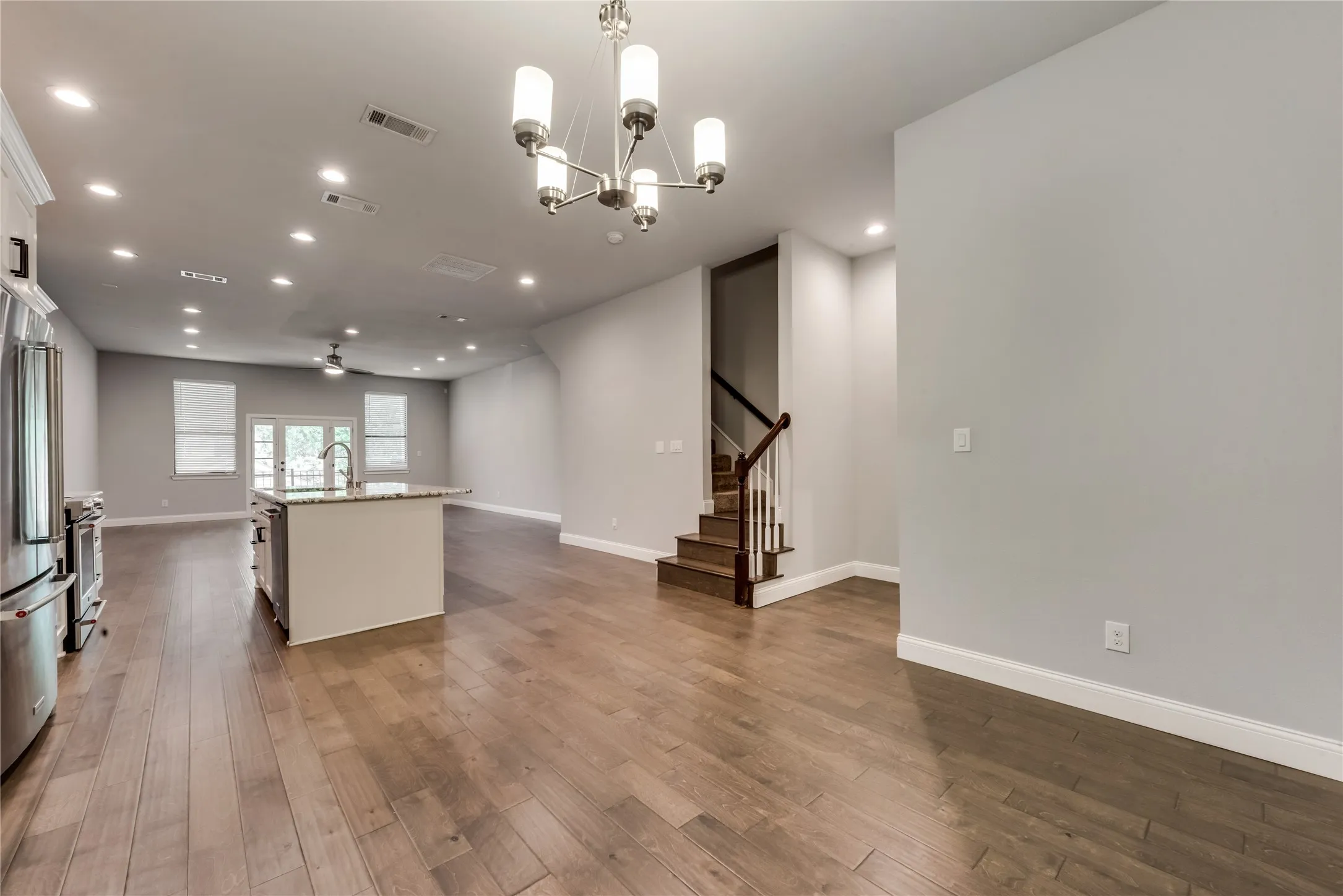 Townhouse For Rent in Dallas County , 3619 Edgar Place, Dallas, Texas 75204, 2 Bedroom, 3 Bathroom, 2 Garage spaces, 2,116 Sqft, built in 2005, mls#21324766, Real Estate Agent in Dallas, Homes For Rent in Dallas county, Homes For Rent in Dallas, Realtor in Dallas Texas, Real Estate Brokerage Independent Realty Texas, Luminita Cordes Realtor