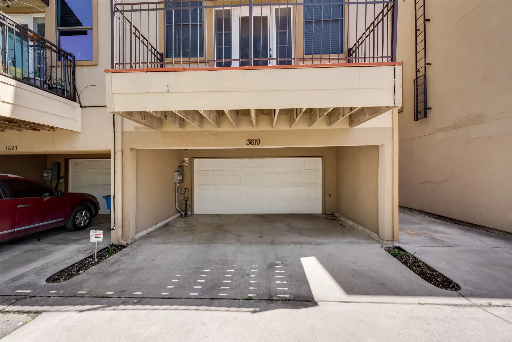 Townhouse For Rent in Dallas County , 3619 Edgar Place, Dallas, Texas 75204, 2 Bedroom, 3 Bathroom, 2 Garage spaces, 2,116 Sqft, built in 2005, mls#21324766, Real Estate Agent in Dallas, Homes For Rent in Dallas county, Homes For Rent in Dallas, Realtor in Dallas Texas, Real Estate Brokerage Independent Realty Texas, Luminita Cordes Realtor