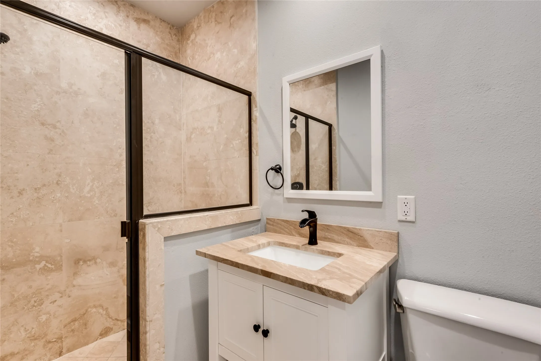 Townhouse For Rent in Dallas County , 3619 Edgar Place, Dallas, Texas 75204, 2 Bedroom, 3 Bathroom, 2 Garage spaces, 2,116 Sqft, built in 2005, mls#21324766, Real Estate Agent in Dallas, Homes For Rent in Dallas county, Homes For Rent in Dallas, Realtor in Dallas Texas, Real Estate Brokerage Independent Realty Texas, Luminita Cordes Realtor