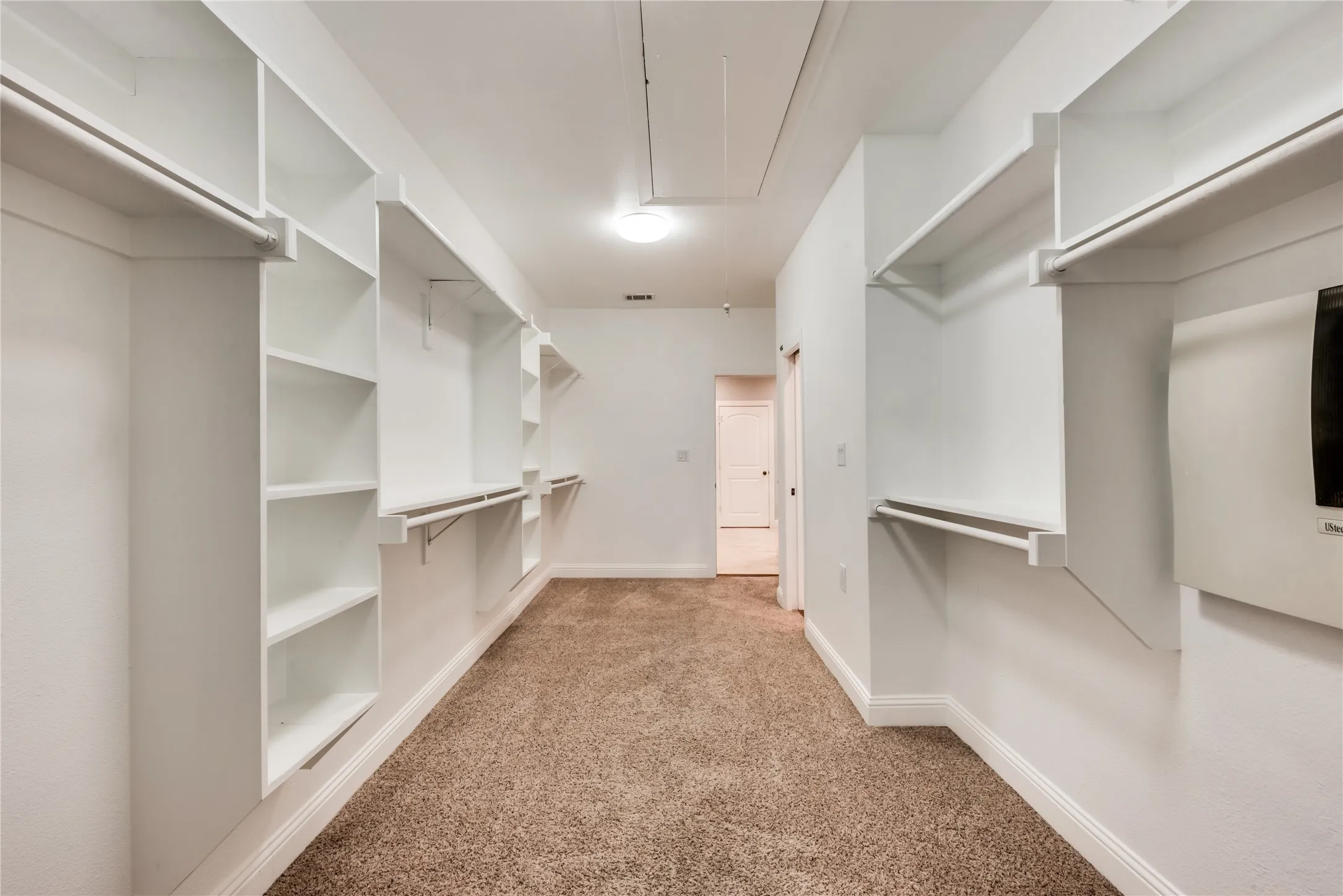 Townhouse For Rent in Dallas County , 3619 Edgar Place, Dallas, Texas 75204, 2 Bedroom, 3 Bathroom, 2 Garage spaces, 2,116 Sqft, built in 2005, mls#21324766, Real Estate Agent in Dallas, Homes For Rent in Dallas county, Homes For Rent in Dallas, Realtor in Dallas Texas, Real Estate Brokerage Independent Realty Texas, Luminita Cordes Realtor