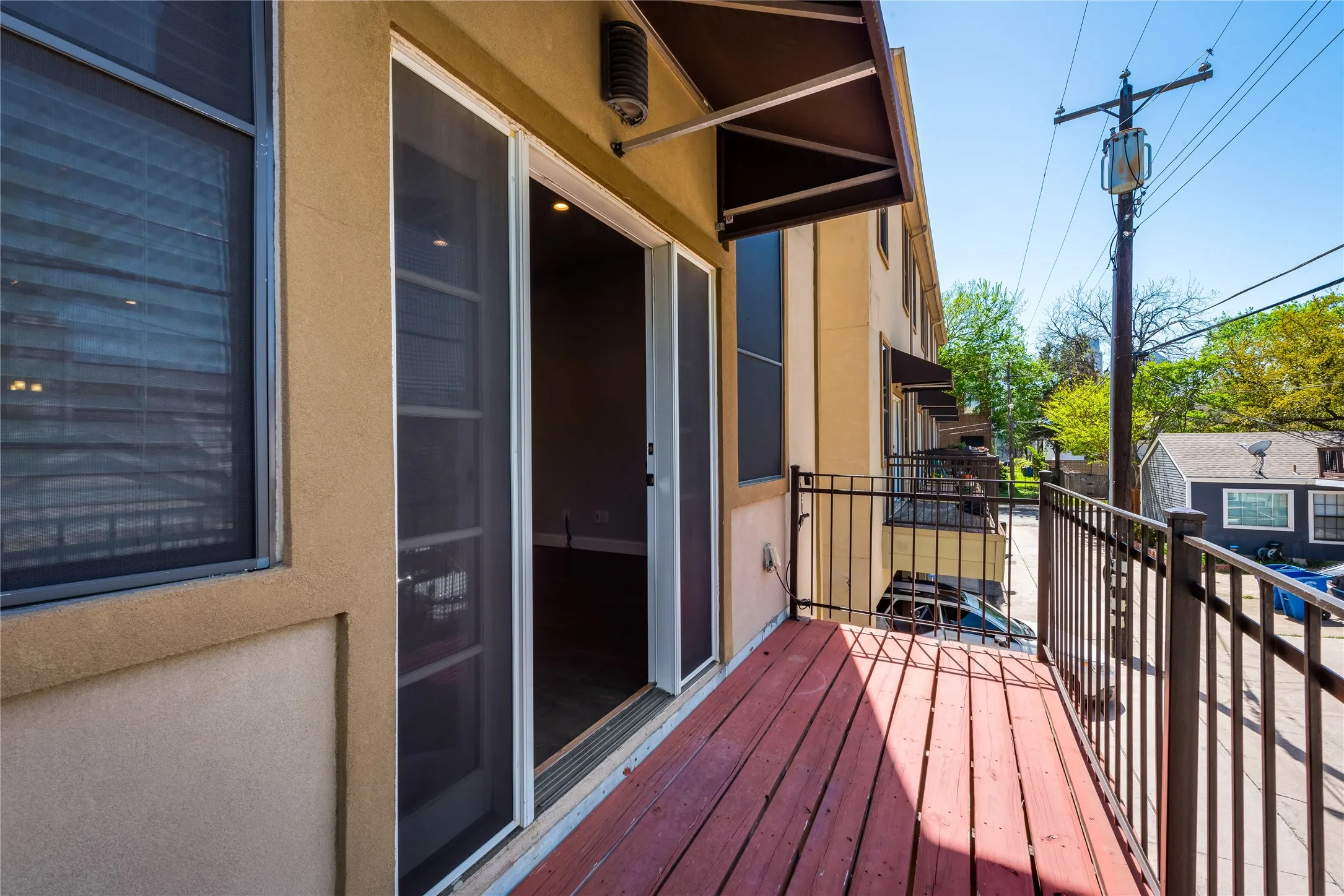 Townhouse For Rent in Dallas County , 3619 Edgar Place, Dallas, Texas 75204, 2 Bedroom, 3 Bathroom, 2 Garage spaces, 2,116 Sqft, built in 2005, mls#21324766, Real Estate Agent in Dallas, Homes For Rent in Dallas county, Homes For Rent in Dallas, Realtor in Dallas Texas, Real Estate Brokerage Independent Realty Texas, Luminita Cordes Realtor