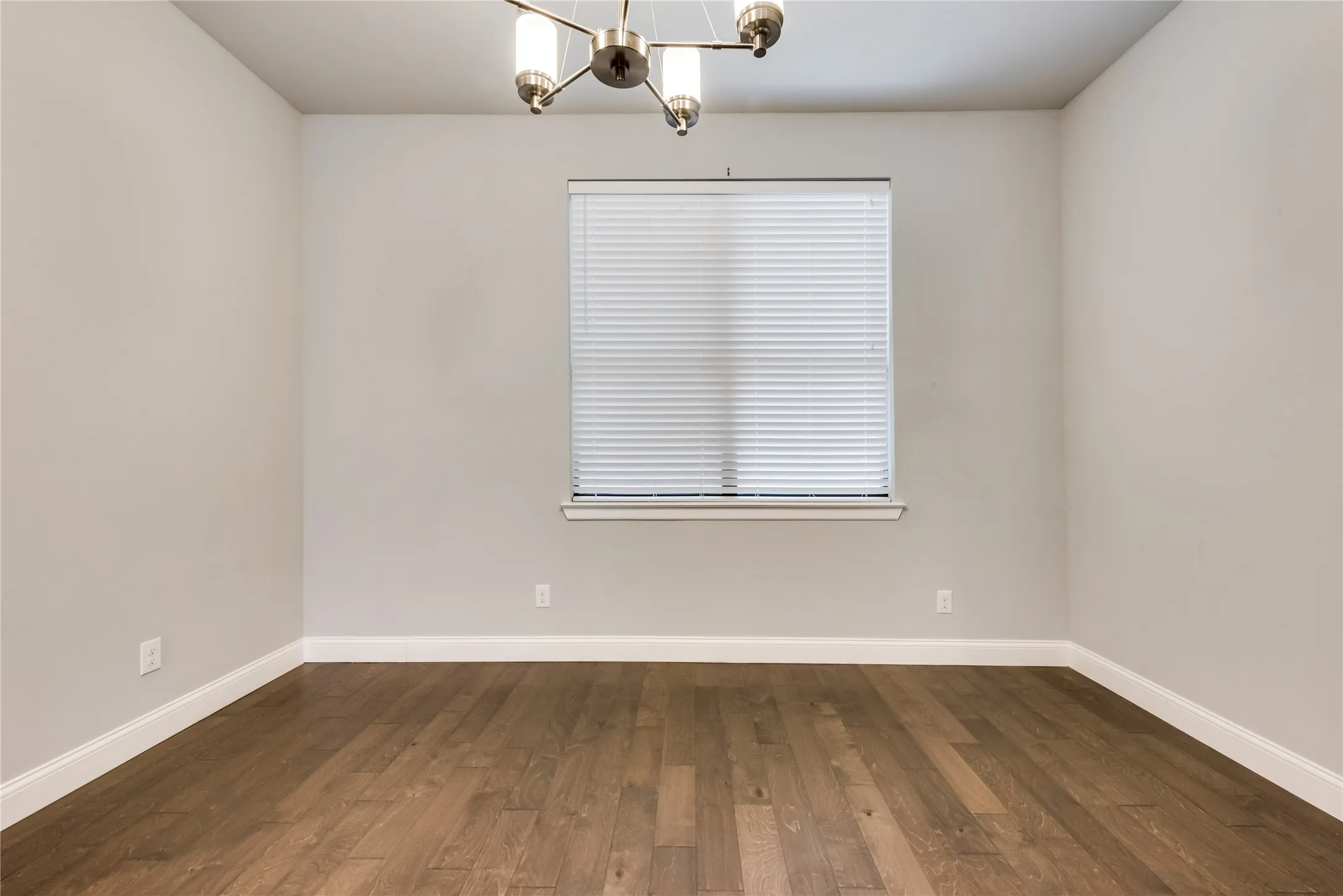 Townhouse For Rent in Dallas County , 3619 Edgar Place, Dallas, Texas 75204, 2 Bedroom, 3 Bathroom, 2 Garage spaces, 2,116 Sqft, built in 2005, mls#21324766, Real Estate Agent in Dallas, Homes For Rent in Dallas county, Homes For Rent in Dallas, Realtor in Dallas Texas, Real Estate Brokerage Independent Realty Texas, Luminita Cordes Realtor