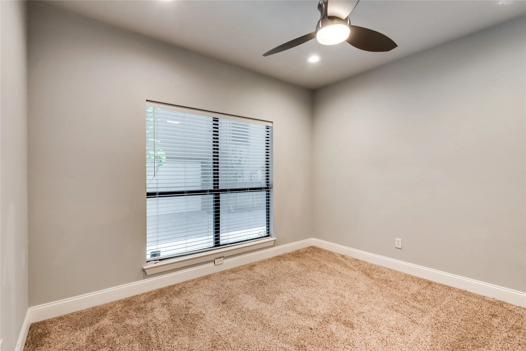 Townhouse For Rent in Dallas County , 3619 Edgar Place, Dallas, Texas 75204, 2 Bedroom, 3 Bathroom, 2 Garage spaces, 2,116 Sqft, built in 2005, mls#21324766, Real Estate Agent in Dallas, Homes For Rent in Dallas county, Homes For Rent in Dallas, Realtor in Dallas Texas, Real Estate Brokerage Independent Realty Texas, Luminita Cordes Realtor
