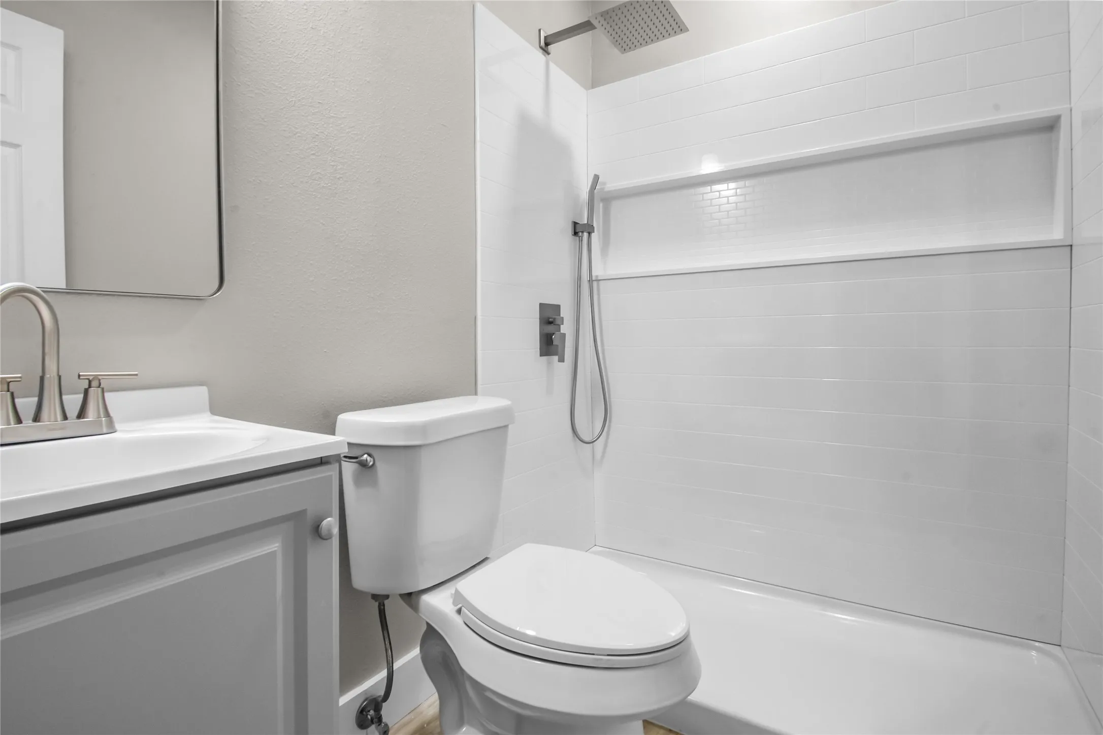 Single Family Residence For Sale in Tarrant County , 5624 S Hampshire Boulevard, Fort Worth, Texas 76112, 3 Bedroom, 2 Bathroom, Garage spaces, 1,172 Sqft, built in 1952, mls#21324770, Real Estate Agent in Fort Worth, Homes For Sale in Tarrant county, Homes For Sale in Fort Worth, Realtor in Fort Worth Texas, Real Estate Brokerage Independent Realty Texas, Luminita Cordes Realtor