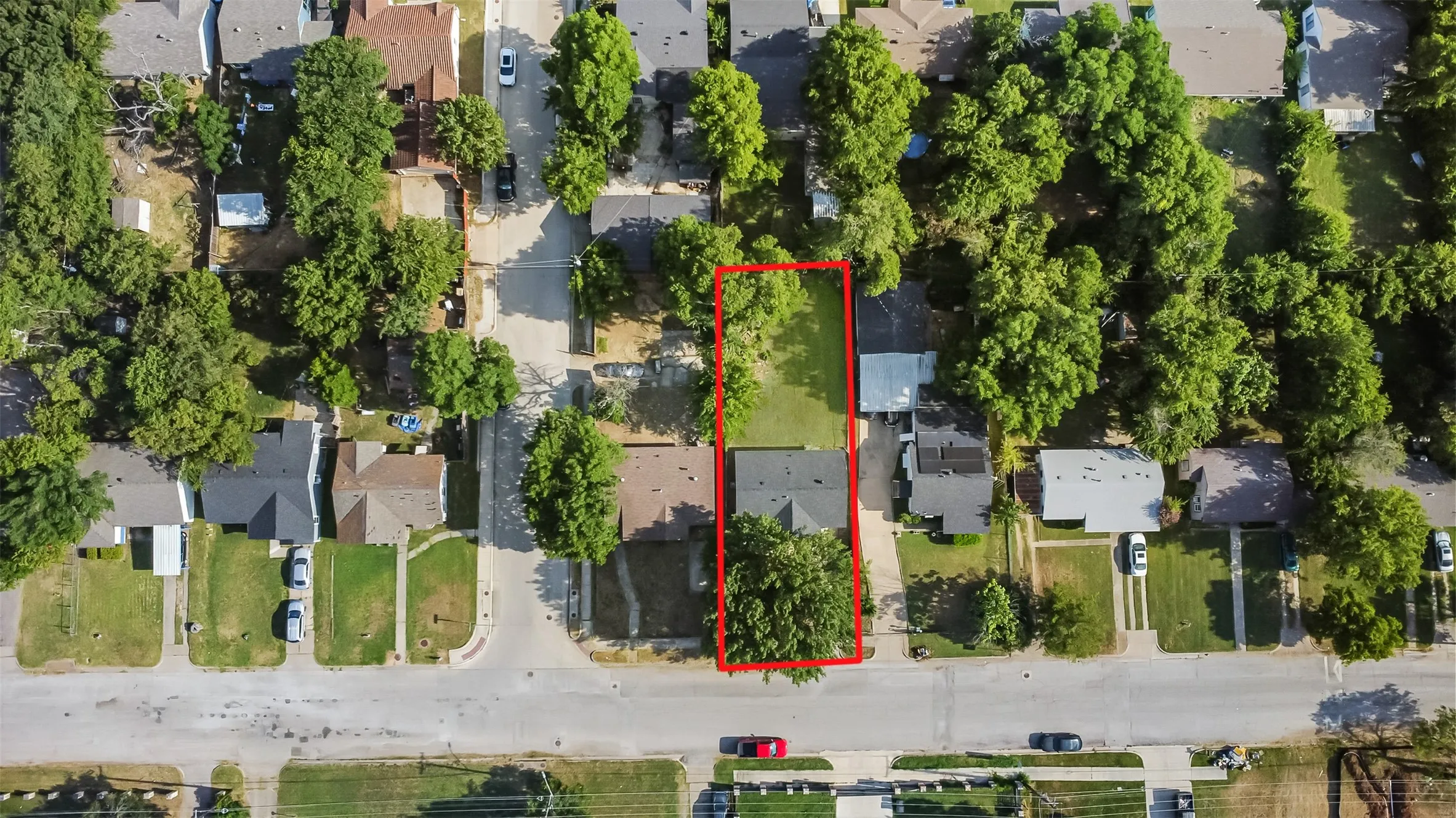 Single Family Residence For Sale in Tarrant County , 5624 S Hampshire Boulevard, Fort Worth, Texas 76112, 3 Bedroom, 2 Bathroom, Garage spaces, 1,172 Sqft, built in 1952, mls#21324770, Real Estate Agent in Fort Worth, Homes For Sale in Tarrant county, Homes For Sale in Fort Worth, Realtor in Fort Worth Texas, Real Estate Brokerage Independent Realty Texas, Luminita Cordes Realtor