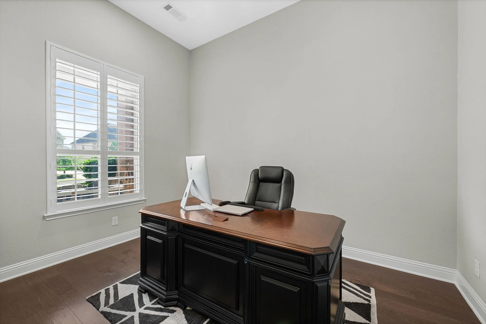 Single Family Residence For Sale in Denton County , 762 Spurlock Street, Frisco, Texas 75036, 4 Bedroom, 4 Bathroom, 5 Garage spaces, 4,267 Sqft, built in 2019, mls#21316479, Real Estate Agent in Frisco, Homes For Sale in Denton county, Homes For Sale in Frisco, Realtor in Frisco Texas, Real Estate Brokerage Independent Realty Texas, Luminita Cordes Realtor