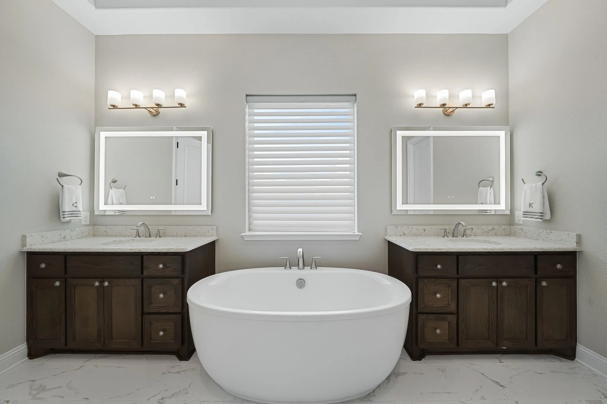 Single Family Residence For Sale in Denton County , 762 Spurlock Street, Frisco, Texas 75036, 4 Bedroom, 4 Bathroom, 5 Garage spaces, 4,267 Sqft, built in 2019, mls#21316479, Real Estate Agent in Frisco, Homes For Sale in Denton county, Homes For Sale in Frisco, Realtor in Frisco Texas, Real Estate Brokerage Independent Realty Texas, Luminita Cordes Realtor