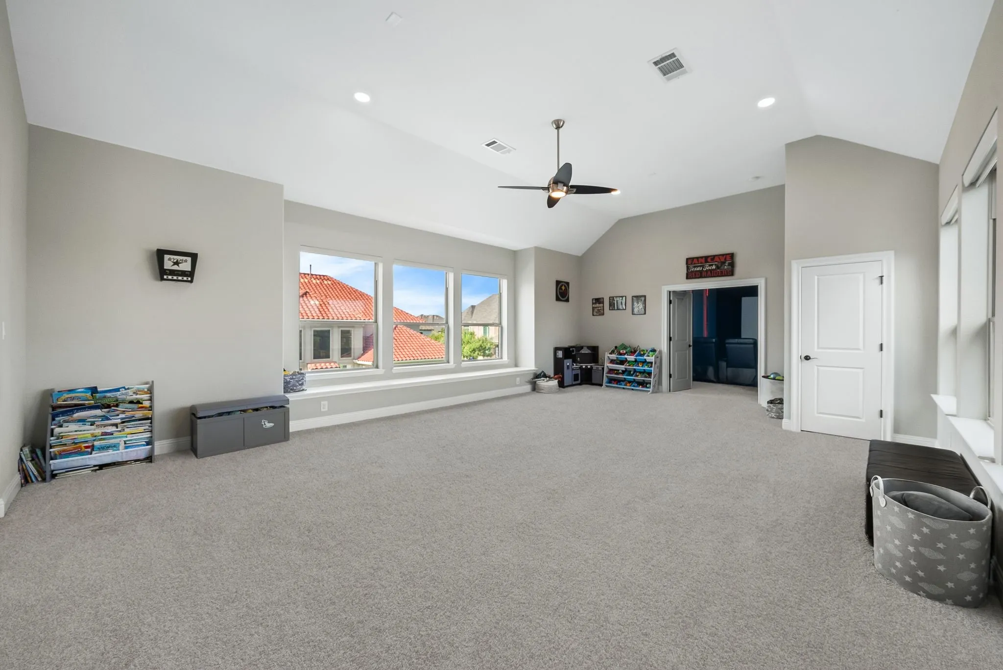 Single Family Residence For Sale in Denton County , 762 Spurlock Street, Frisco, Texas 75036, 4 Bedroom, 4 Bathroom, 5 Garage spaces, 4,267 Sqft, built in 2019, mls#21316479, Real Estate Agent in Frisco, Homes For Sale in Denton county, Homes For Sale in Frisco, Realtor in Frisco Texas, Real Estate Brokerage Independent Realty Texas, Luminita Cordes Realtor