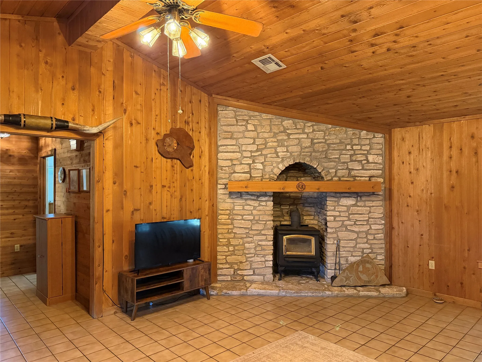 Ranch For Sale in Hamilton County , 10047 E State Highway 36, Jonesboro, Texas 76538, 0, 0, Garage spaces, 0 Sqft, built in 1994, mls#21324801, Real Estate Agent in Jonesboro, Homes For Sale in Hamilton county, Homes For Sale in Jonesboro, Realtor in Jonesboro Texas, Real Estate Brokerage Independent Realty Texas, Luminita Cordes Realtor