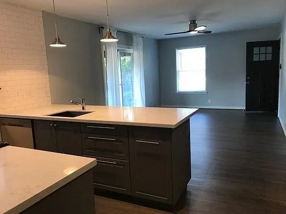 Apartment For Rent in Dallas County , 5702 Morningside Avenue B, Dallas, Texas 75206, 1 Bedroom, 1 Bathroom, Garage spaces, 725 Sqft, built in 1958, mls#21324815, Real Estate Agent in Dallas, Homes For Rent in Dallas county, Homes For Rent in Dallas, Realtor in Dallas Texas, Real Estate Brokerage Independent Realty Texas, Luminita Cordes Realtor