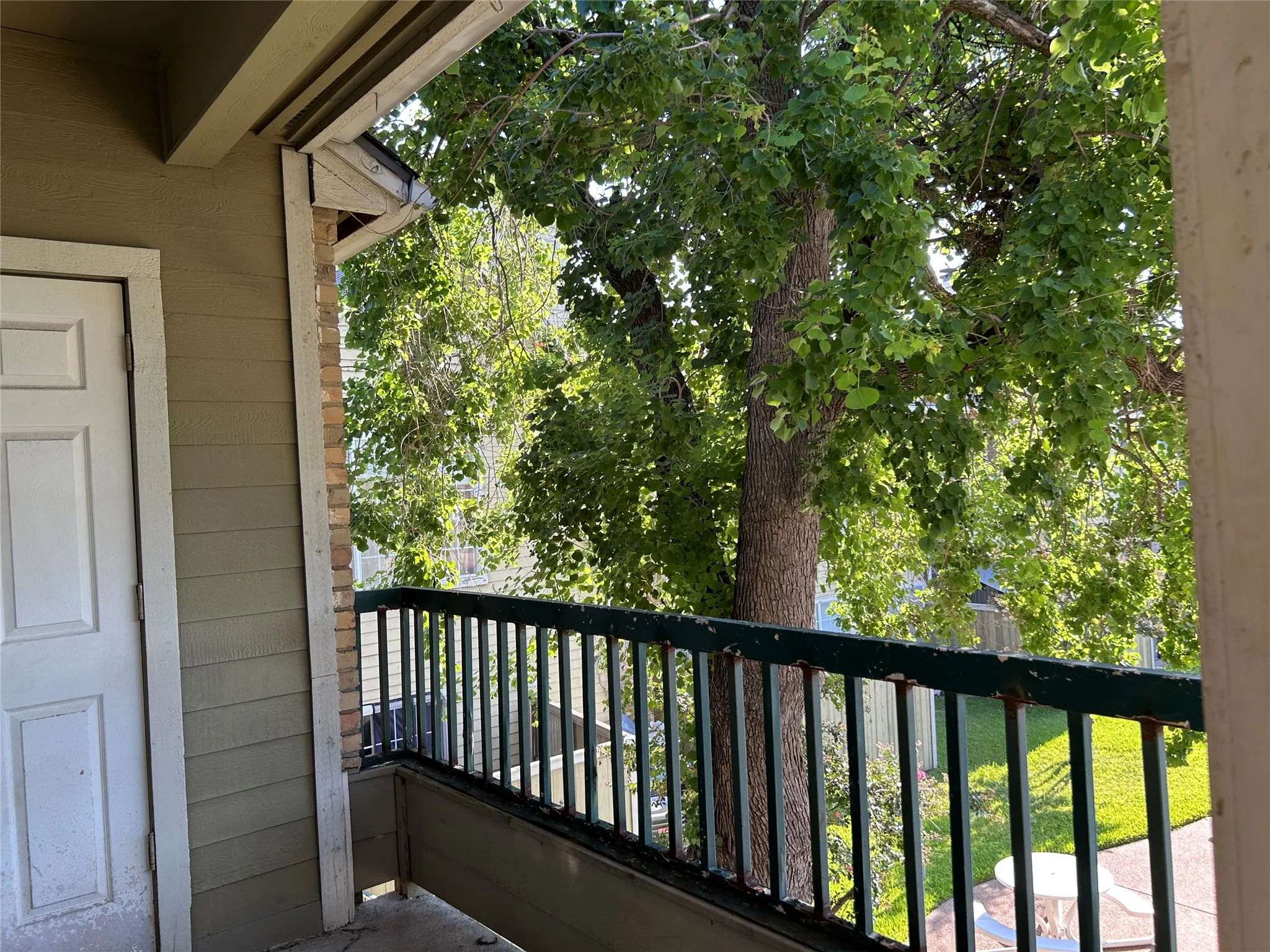 Condominium For Sale in Dallas County , 4107 Esters Road 808, Irving, Texas 75038, 2 Bedroom, 2 Bathroom, Garage spaces, 906 Sqft, built in 1984, mls#21324819, Real Estate Agent in Irving, Homes For Sale in Dallas county, Homes For Sale in Irving, Realtor in Irving Texas, Real Estate Brokerage Independent Realty Texas, Luminita Cordes Realtor