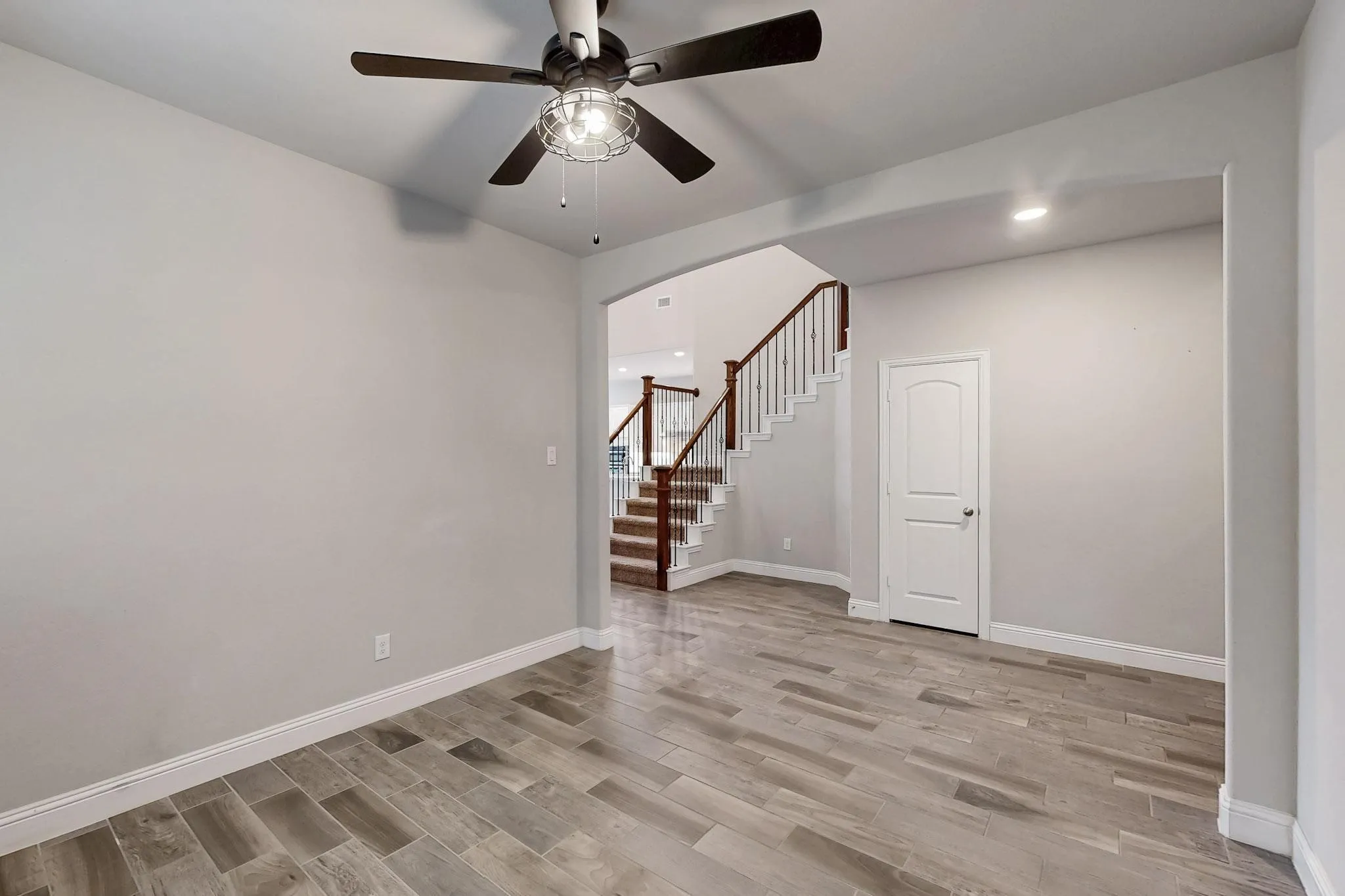Single Family Residence For Sale in Collin County , 2844 Hackberry Creek Trail, Celina, Texas 75078, 5 Bedroom, 4 Bathroom, 2 Garage spaces, 3,114 Sqft, built in 2017, mls#21324798, Real Estate Agent in Celina, Homes For Sale in Collin county, Homes For Sale in Celina, Realtor in Celina Texas, Real Estate Brokerage Independent Realty Texas, Luminita Cordes Realtor