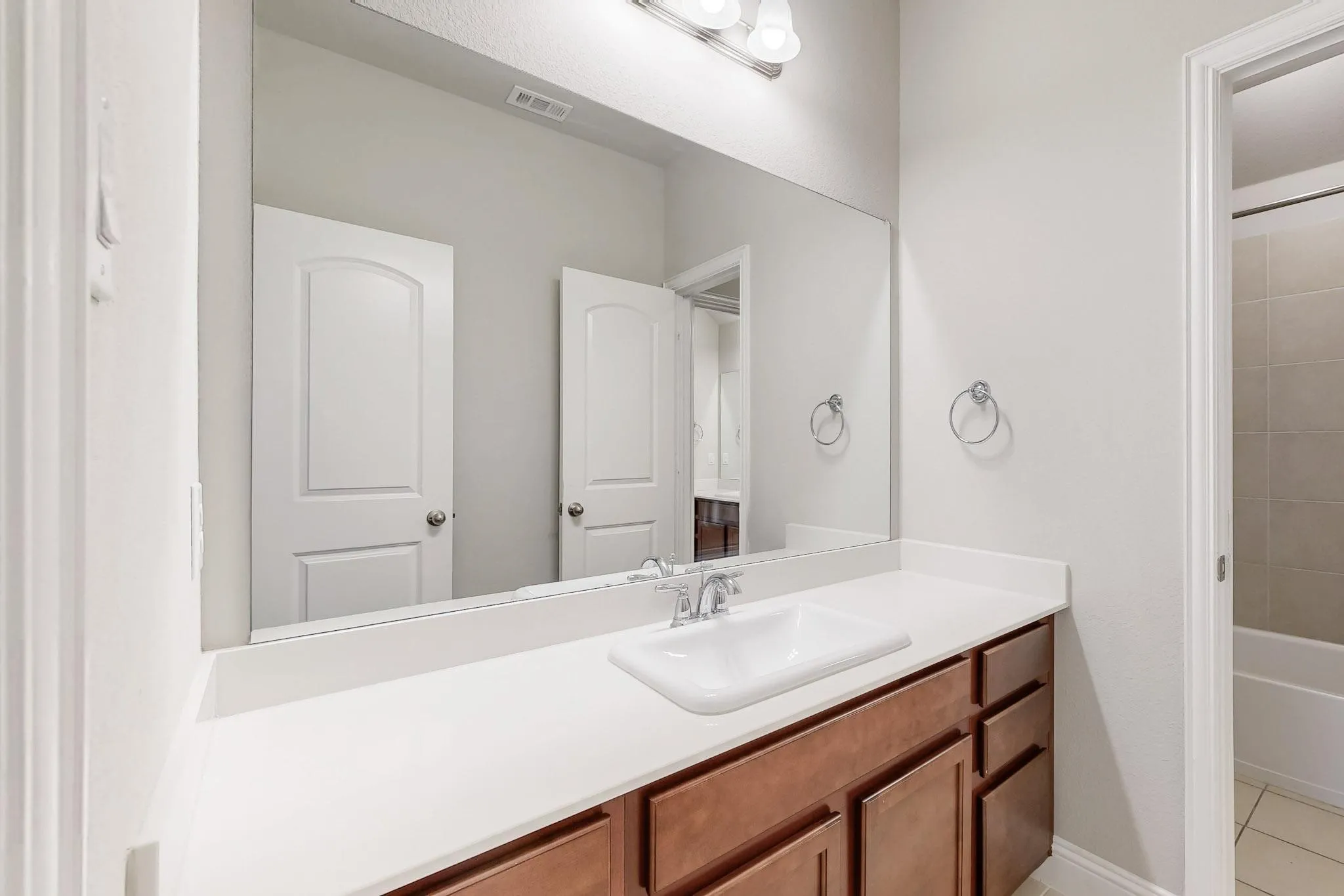 Single Family Residence For Sale in Collin County , 2844 Hackberry Creek Trail, Celina, Texas 75078, 5 Bedroom, 4 Bathroom, 2 Garage spaces, 3,114 Sqft, built in 2017, mls#21324798, Real Estate Agent in Celina, Homes For Sale in Collin county, Homes For Sale in Celina, Realtor in Celina Texas, Real Estate Brokerage Independent Realty Texas, Luminita Cordes Realtor