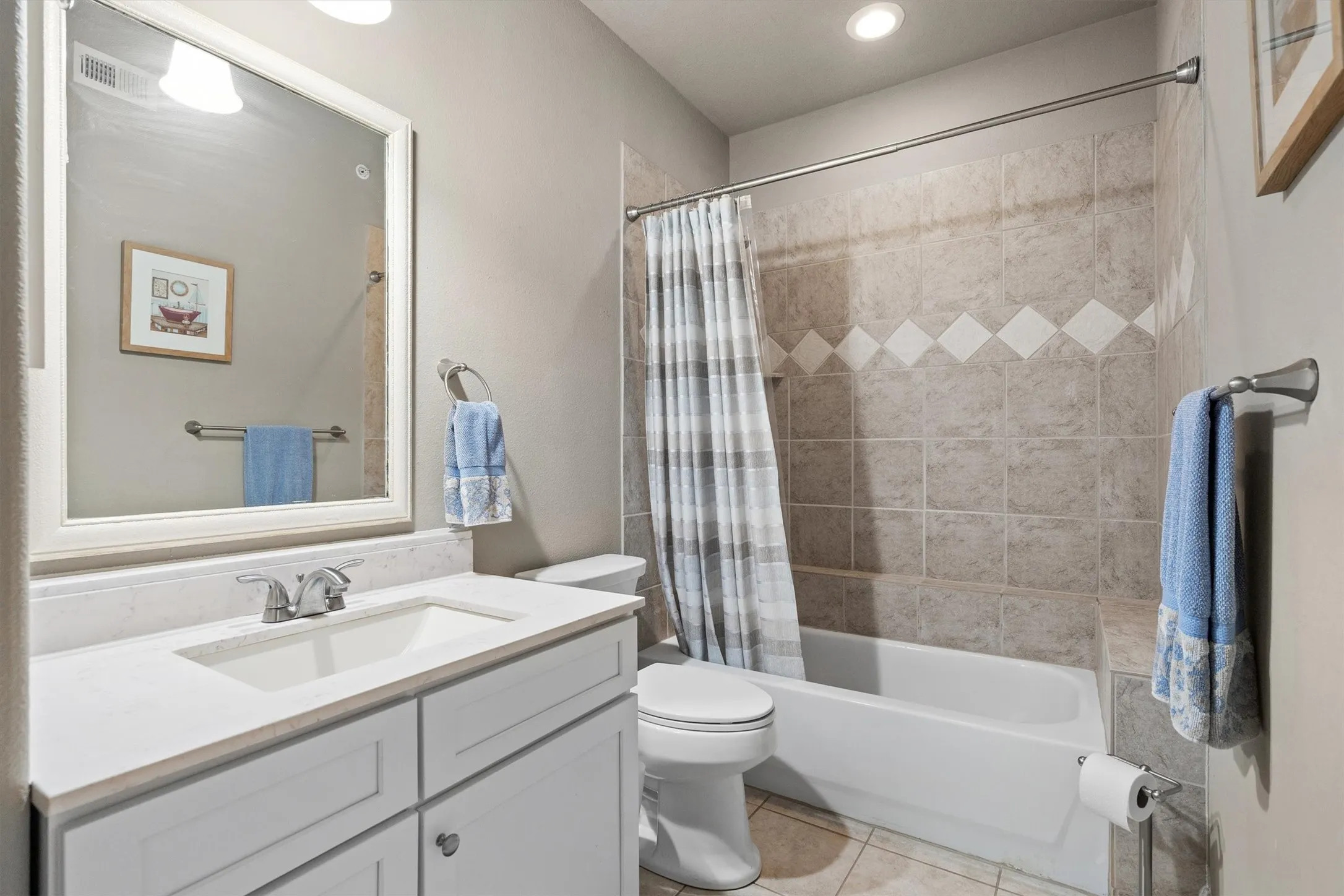 Condominium For Sale in Denton County , 500 Waters Edge Drive 125, Lake Dallas, Texas 75065, 3 Bedroom, 2 Bathroom, 2 Garage spaces, 1,450 Sqft, built in 2005, mls#21324201, Real Estate Agent in Lake Dallas, Homes For Sale in Denton county, Homes For Sale in Lake Dallas, Realtor in Lake Dallas Texas, Real Estate Brokerage Independent Realty Texas, Luminita Cordes Realtor