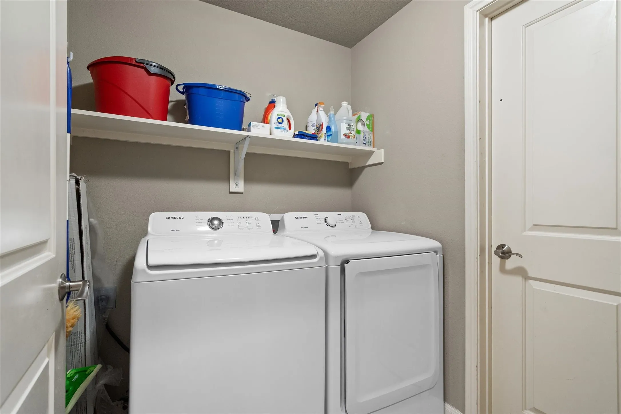 Condominium For Sale in Denton County , 500 Waters Edge Drive 125, Lake Dallas, Texas 75065, 3 Bedroom, 2 Bathroom, 2 Garage spaces, 1,450 Sqft, built in 2005, mls#21324201, Real Estate Agent in Lake Dallas, Homes For Sale in Denton county, Homes For Sale in Lake Dallas, Realtor in Lake Dallas Texas, Real Estate Brokerage Independent Realty Texas, Luminita Cordes Realtor