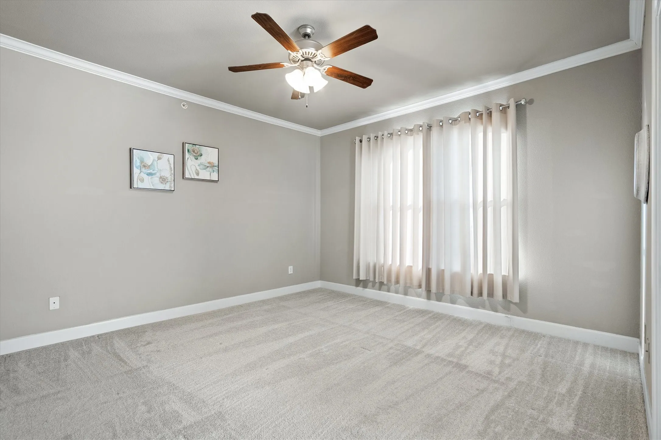 Condominium For Sale in Denton County , 500 Waters Edge Drive 125, Lake Dallas, Texas 75065, 3 Bedroom, 2 Bathroom, 2 Garage spaces, 1,450 Sqft, built in 2005, mls#21324201, Real Estate Agent in Lake Dallas, Homes For Sale in Denton county, Homes For Sale in Lake Dallas, Realtor in Lake Dallas Texas, Real Estate Brokerage Independent Realty Texas, Luminita Cordes Realtor