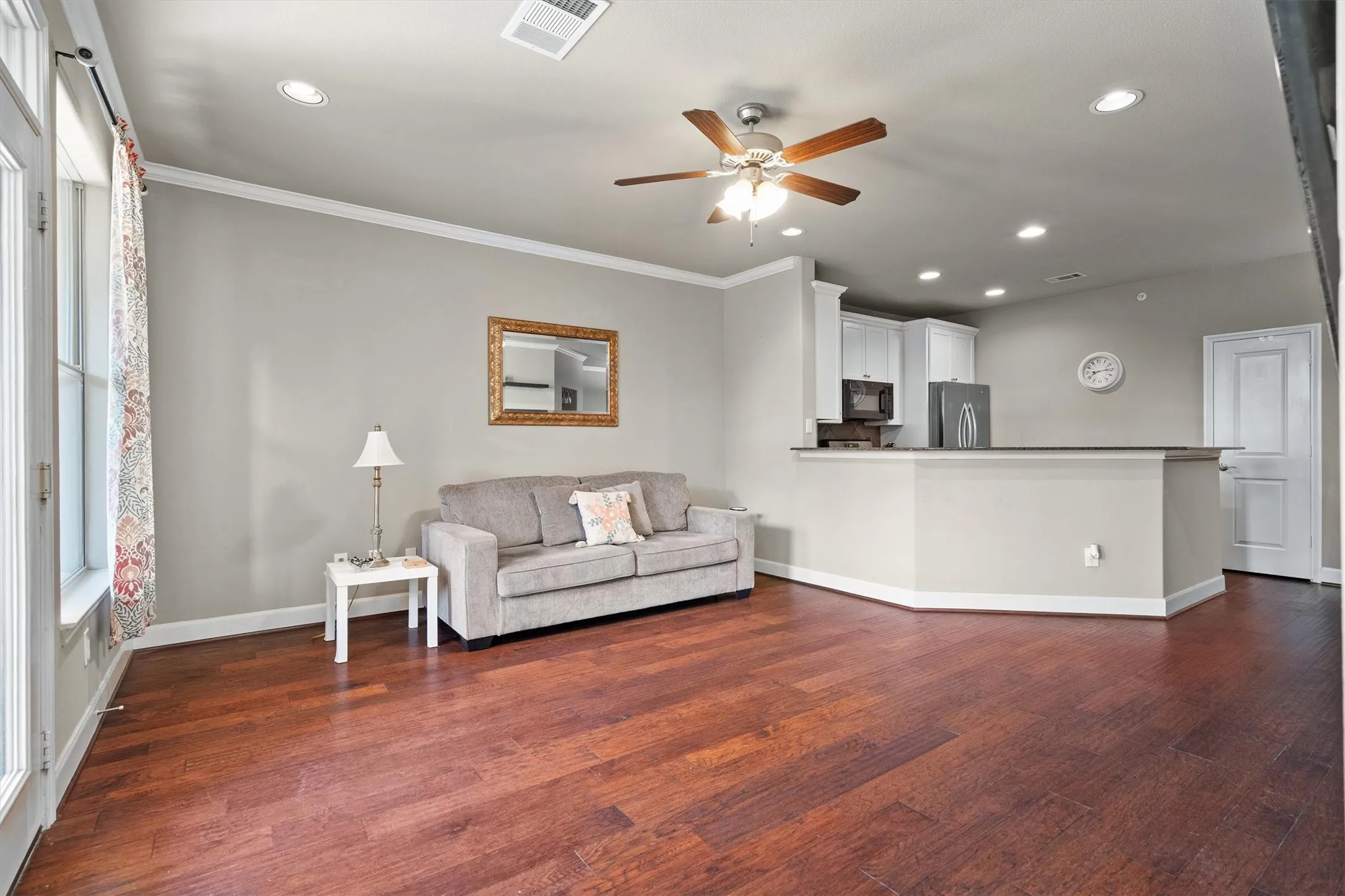 Condominium For Sale in Denton County , 500 Waters Edge Drive 125, Lake Dallas, Texas 75065, 3 Bedroom, 2 Bathroom, 2 Garage spaces, 1,450 Sqft, built in 2005, mls#21324201, Real Estate Agent in Lake Dallas, Homes For Sale in Denton county, Homes For Sale in Lake Dallas, Realtor in Lake Dallas Texas, Real Estate Brokerage Independent Realty Texas, Luminita Cordes Realtor