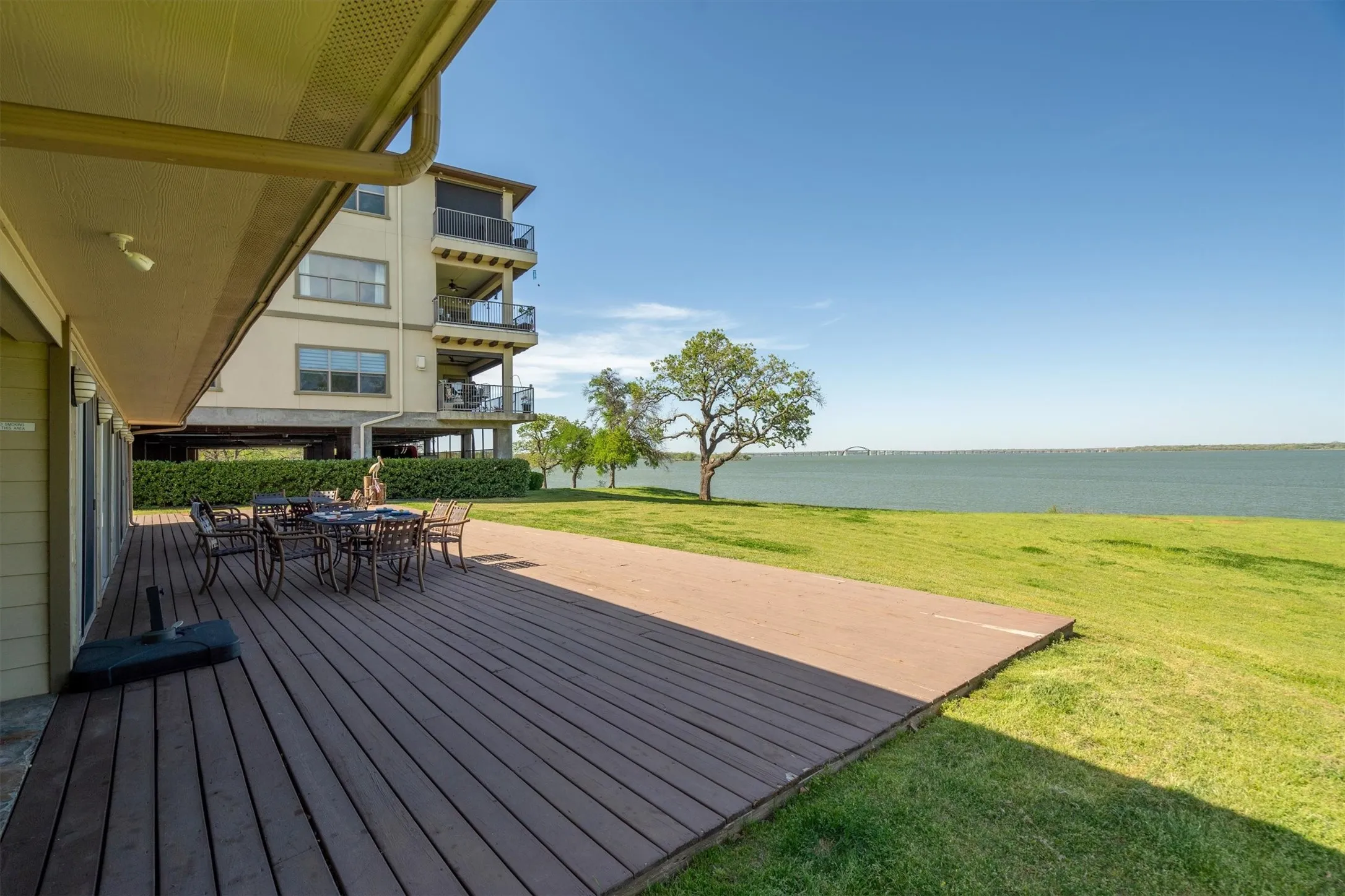 Condominium For Sale in Denton County , 500 Waters Edge Drive 125, Lake Dallas, Texas 75065, 3 Bedroom, 2 Bathroom, 2 Garage spaces, 1,450 Sqft, built in 2005, mls#21324201, Real Estate Agent in Lake Dallas, Homes For Sale in Denton county, Homes For Sale in Lake Dallas, Realtor in Lake Dallas Texas, Real Estate Brokerage Independent Realty Texas, Luminita Cordes Realtor