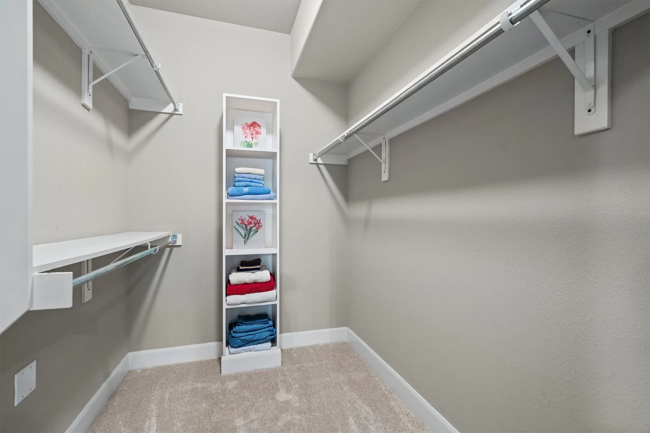 Condominium For Sale in Denton County , 500 Waters Edge Drive 125, Lake Dallas, Texas 75065, 3 Bedroom, 2 Bathroom, 2 Garage spaces, 1,450 Sqft, built in 2005, mls#21324201, Real Estate Agent in Lake Dallas, Homes For Sale in Denton county, Homes For Sale in Lake Dallas, Realtor in Lake Dallas Texas, Real Estate Brokerage Independent Realty Texas, Luminita Cordes Realtor