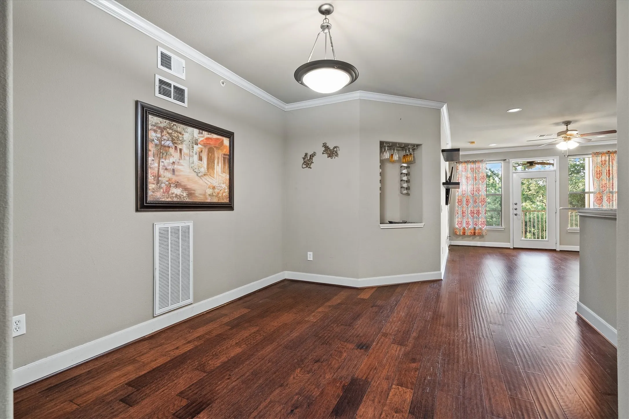 Condominium For Sale in Denton County , 500 Waters Edge Drive 125, Lake Dallas, Texas 75065, 3 Bedroom, 2 Bathroom, 2 Garage spaces, 1,450 Sqft, built in 2005, mls#21324201, Real Estate Agent in Lake Dallas, Homes For Sale in Denton county, Homes For Sale in Lake Dallas, Realtor in Lake Dallas Texas, Real Estate Brokerage Independent Realty Texas, Luminita Cordes Realtor