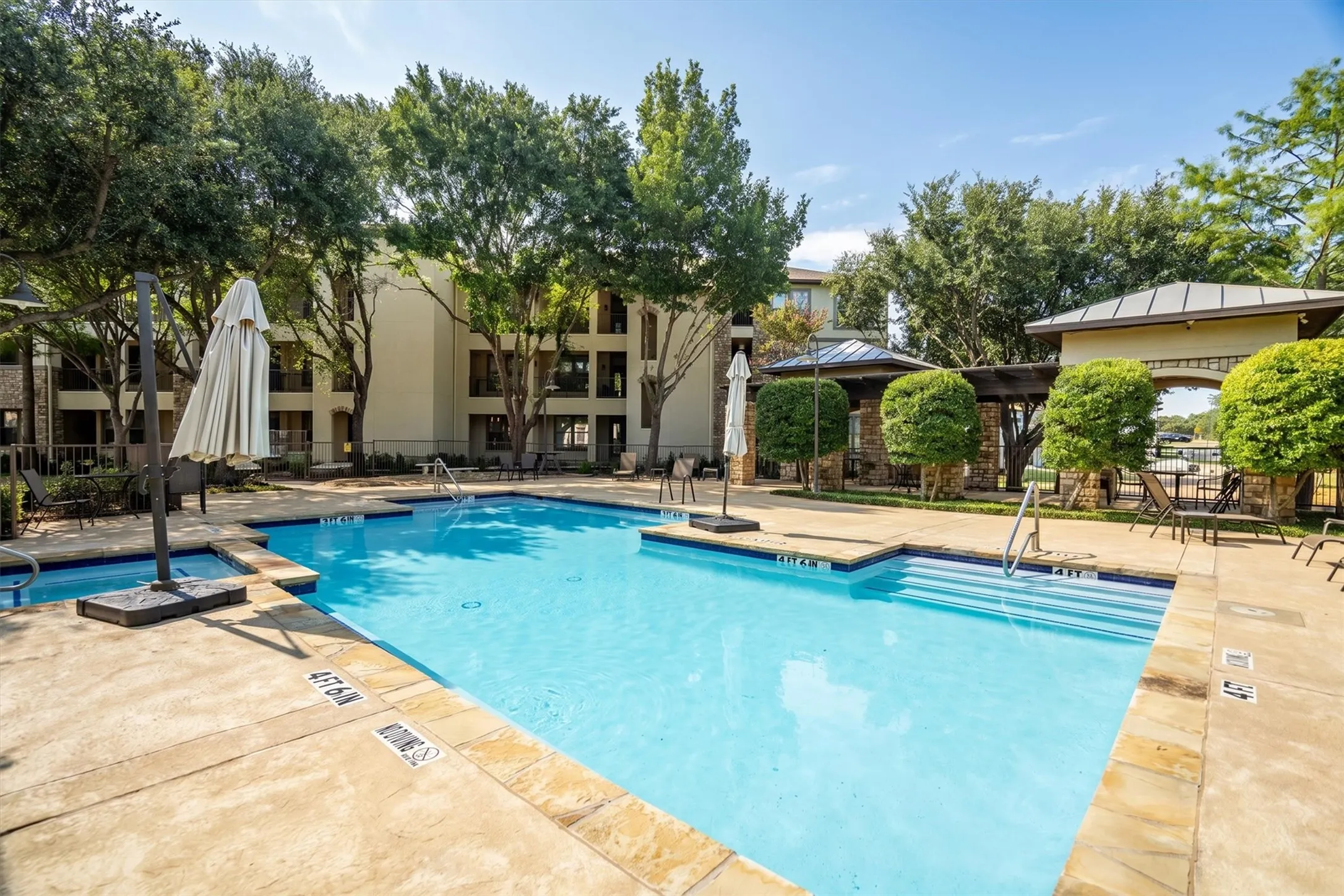 Condominium For Sale in Denton County , 500 Waters Edge Drive 125, Lake Dallas, Texas 75065, 3 Bedroom, 2 Bathroom, 2 Garage spaces, 1,450 Sqft, built in 2005, mls#21324201, Real Estate Agent in Lake Dallas, Homes For Sale in Denton county, Homes For Sale in Lake Dallas, Realtor in Lake Dallas Texas, Real Estate Brokerage Independent Realty Texas, Luminita Cordes Realtor