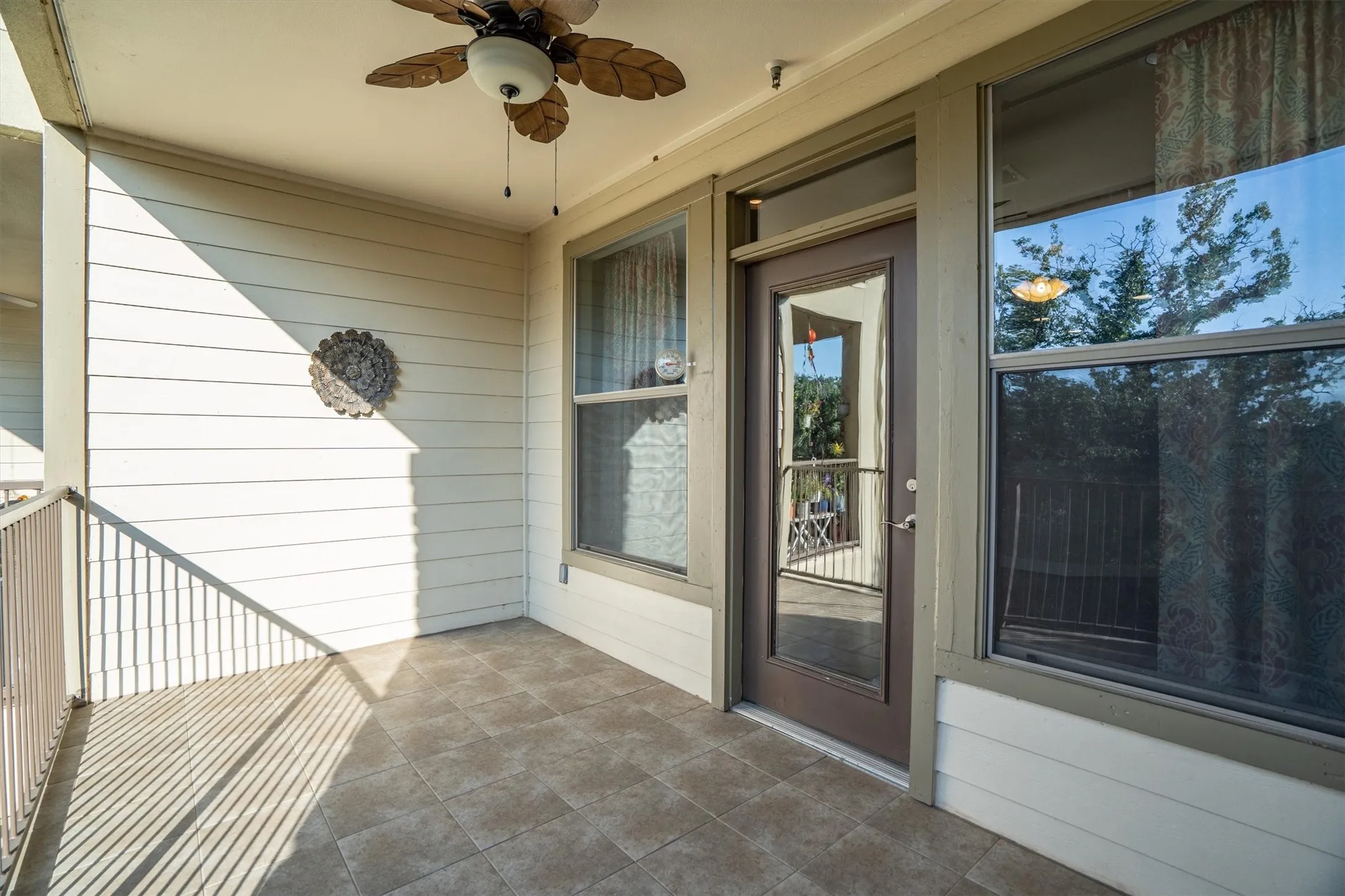 Condominium For Sale in Denton County , 500 Waters Edge Drive 125, Lake Dallas, Texas 75065, 3 Bedroom, 2 Bathroom, 2 Garage spaces, 1,450 Sqft, built in 2005, mls#21324201, Real Estate Agent in Lake Dallas, Homes For Sale in Denton county, Homes For Sale in Lake Dallas, Realtor in Lake Dallas Texas, Real Estate Brokerage Independent Realty Texas, Luminita Cordes Realtor