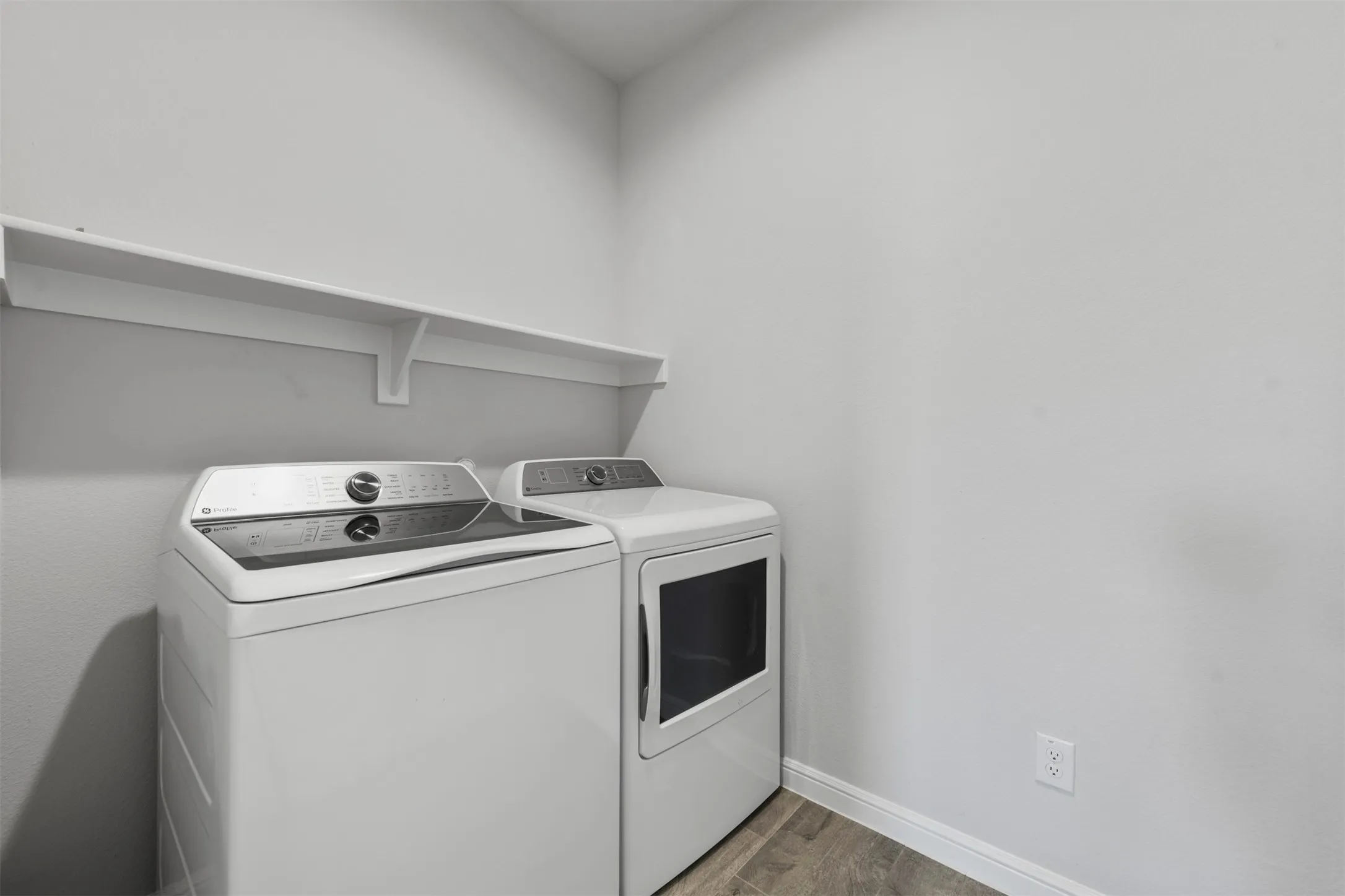 Single Family Residence For Rent in Wise County , 131 Orchard Pines Place, Boyd, Texas 76023, 3 Bedroom, 2 Bathroom, 2 Garage spaces, 1,488 Sqft, built in 2023, mls#21324825, Real Estate Agent in Boyd, Homes For Rent in Wise county, Homes For Rent in Boyd, Realtor in Boyd Texas, Real Estate Brokerage Independent Realty Texas, Luminita Cordes Realtor