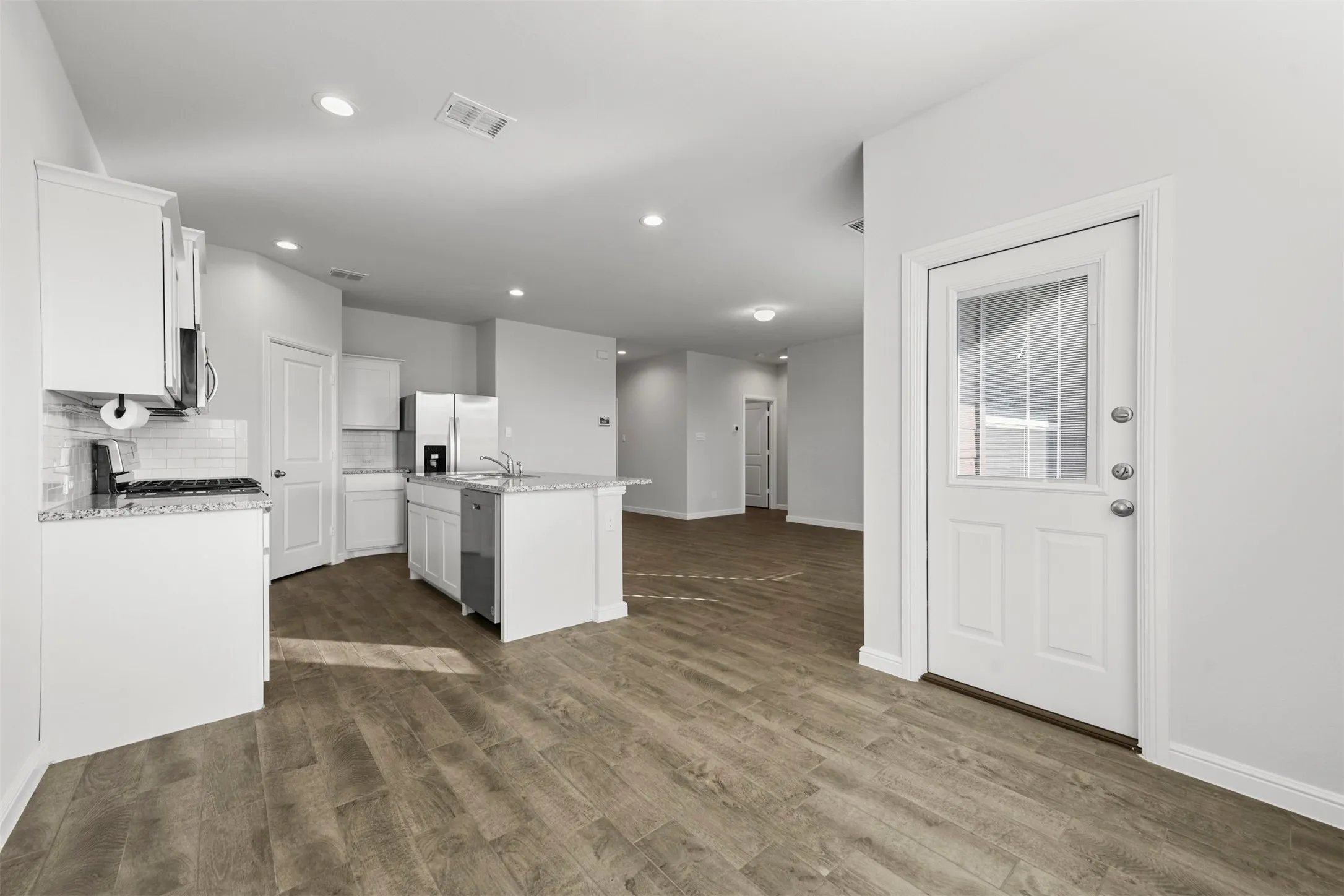Single Family Residence For Rent in Wise County , 131 Orchard Pines Place, Boyd, Texas 76023, 3 Bedroom, 2 Bathroom, 2 Garage spaces, 1,488 Sqft, built in 2023, mls#21324825, Real Estate Agent in Boyd, Homes For Rent in Wise county, Homes For Rent in Boyd, Realtor in Boyd Texas, Real Estate Brokerage Independent Realty Texas, Luminita Cordes Realtor