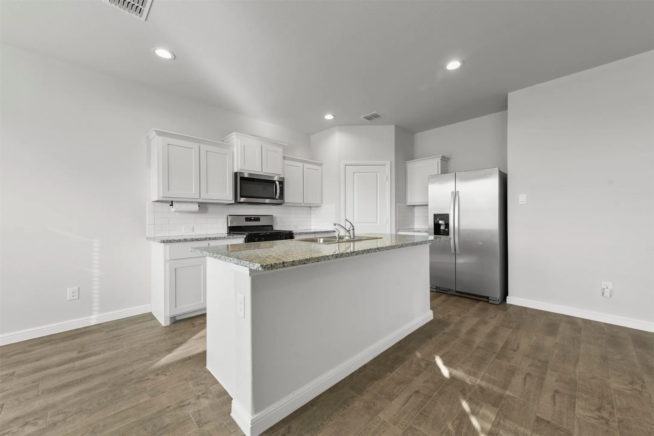 Single Family Residence For Rent in Wise County , 131 Orchard Pines Place, Boyd, Texas 76023, 3 Bedroom, 2 Bathroom, 2 Garage spaces, 1,488 Sqft, built in 2023, mls#21324825, Real Estate Agent in Boyd, Homes For Rent in Wise county, Homes For Rent in Boyd, Realtor in Boyd Texas, Real Estate Brokerage Independent Realty Texas, Luminita Cordes Realtor
