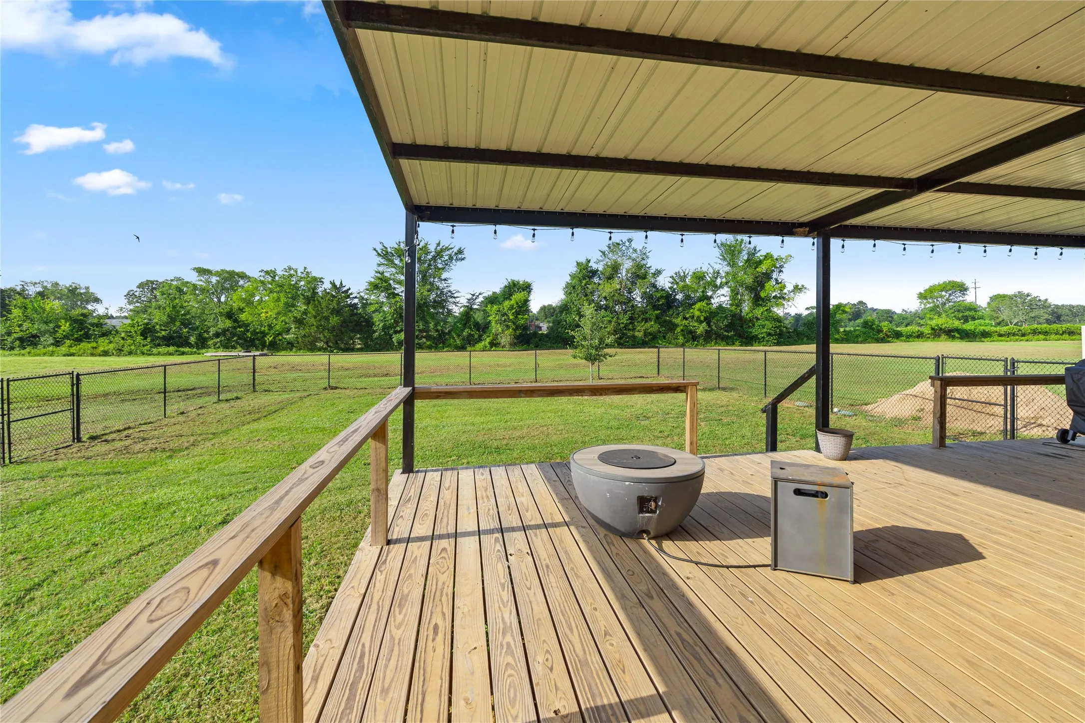 Single Family Residence For Sale in Wood County , 1001 County Road 1350, Quitman, Texas 75783, 3 Bedroom, 2 Bathroom, Garage spaces, 1,224 Sqft, built in 2022, mls#21323004, Real Estate Agent in Quitman, Homes For Sale in Wood county, Homes For Sale in Quitman, Realtor in Quitman Texas, Real Estate Brokerage Independent Realty Texas, Luminita Cordes Realtor