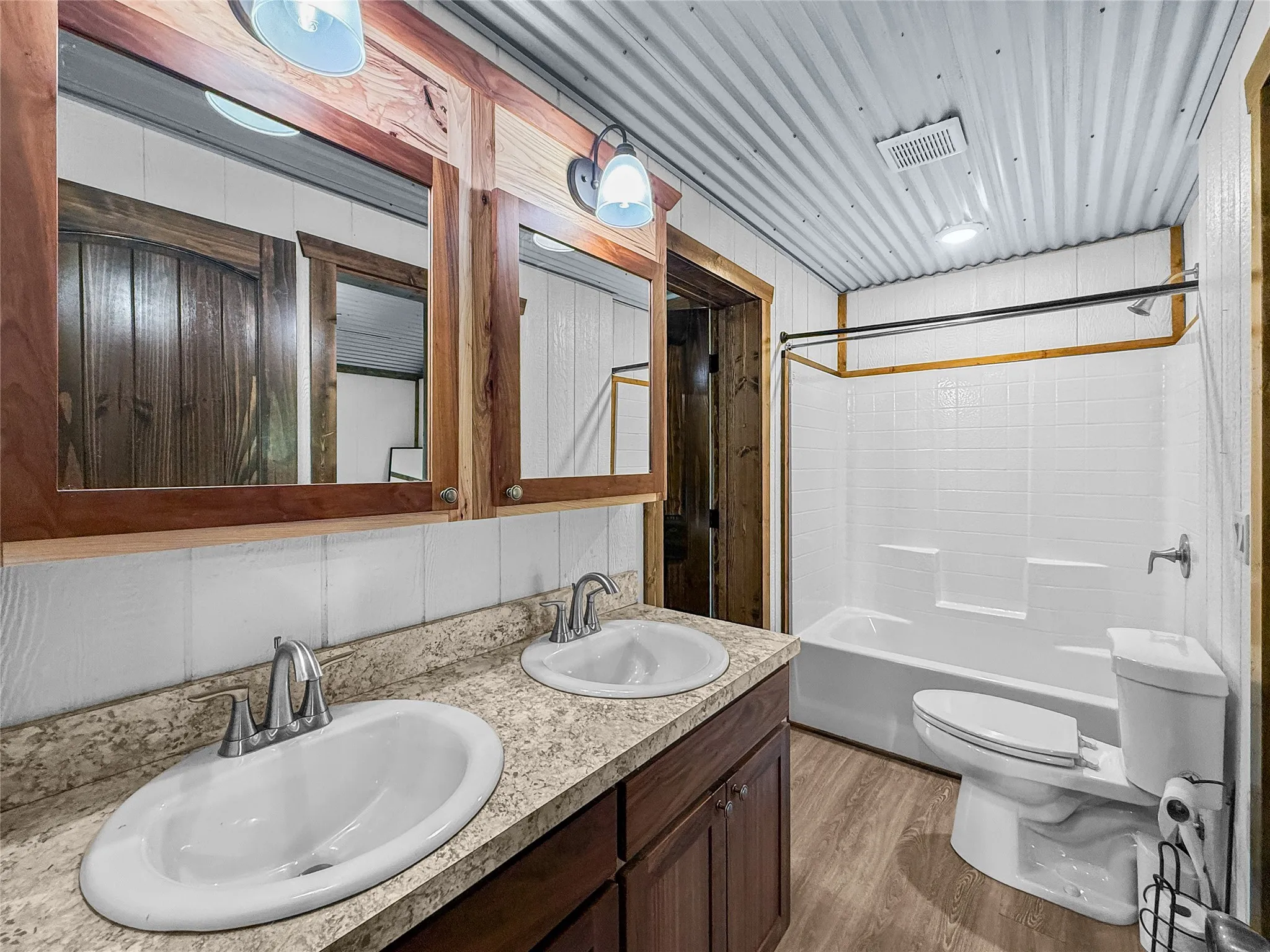 Single Family Residence For Sale in Wood County , 1001 County Road 1350, Quitman, Texas 75783, 3 Bedroom, 2 Bathroom, Garage spaces, 1,224 Sqft, built in 2022, mls#21323004, Real Estate Agent in Quitman, Homes For Sale in Wood county, Homes For Sale in Quitman, Realtor in Quitman Texas, Real Estate Brokerage Independent Realty Texas, Luminita Cordes Realtor