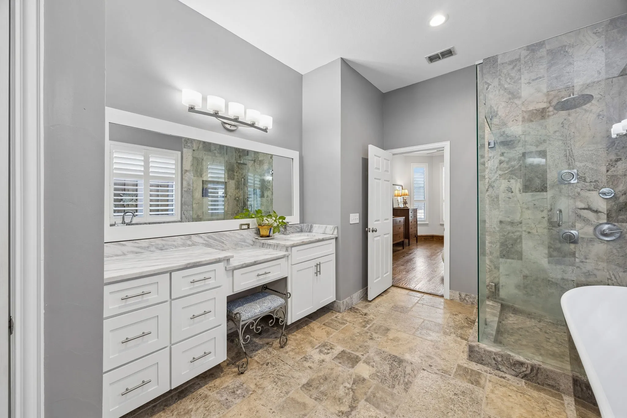 Primary Ensuite Bath
