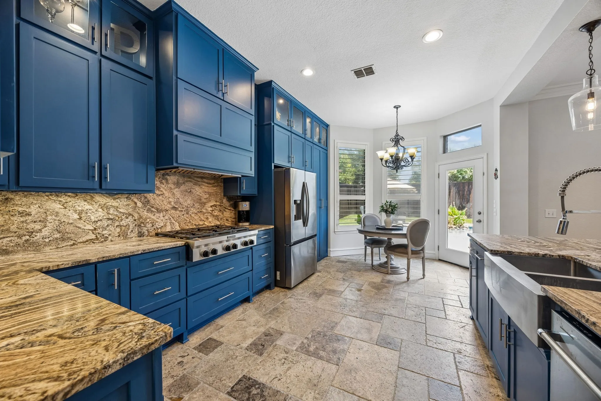 Single Family Residence For Sale in Collin County , 11518 Castle Brook Lane, Frisco, Texas 75035, 5 Bedrooms, 4 Bathrooms, 3 Garage spaces, 3,907 Sqft, built in 2004, Price $900,000, mls#21322198, Real Estate Agent in Frisco, Homes For Sale in Collin county, Homes For Sale in Frisco, Realtor in Frisco Texas, Real Estate Brokerage Independent Realty Texas, Luminita Cordes Realtor