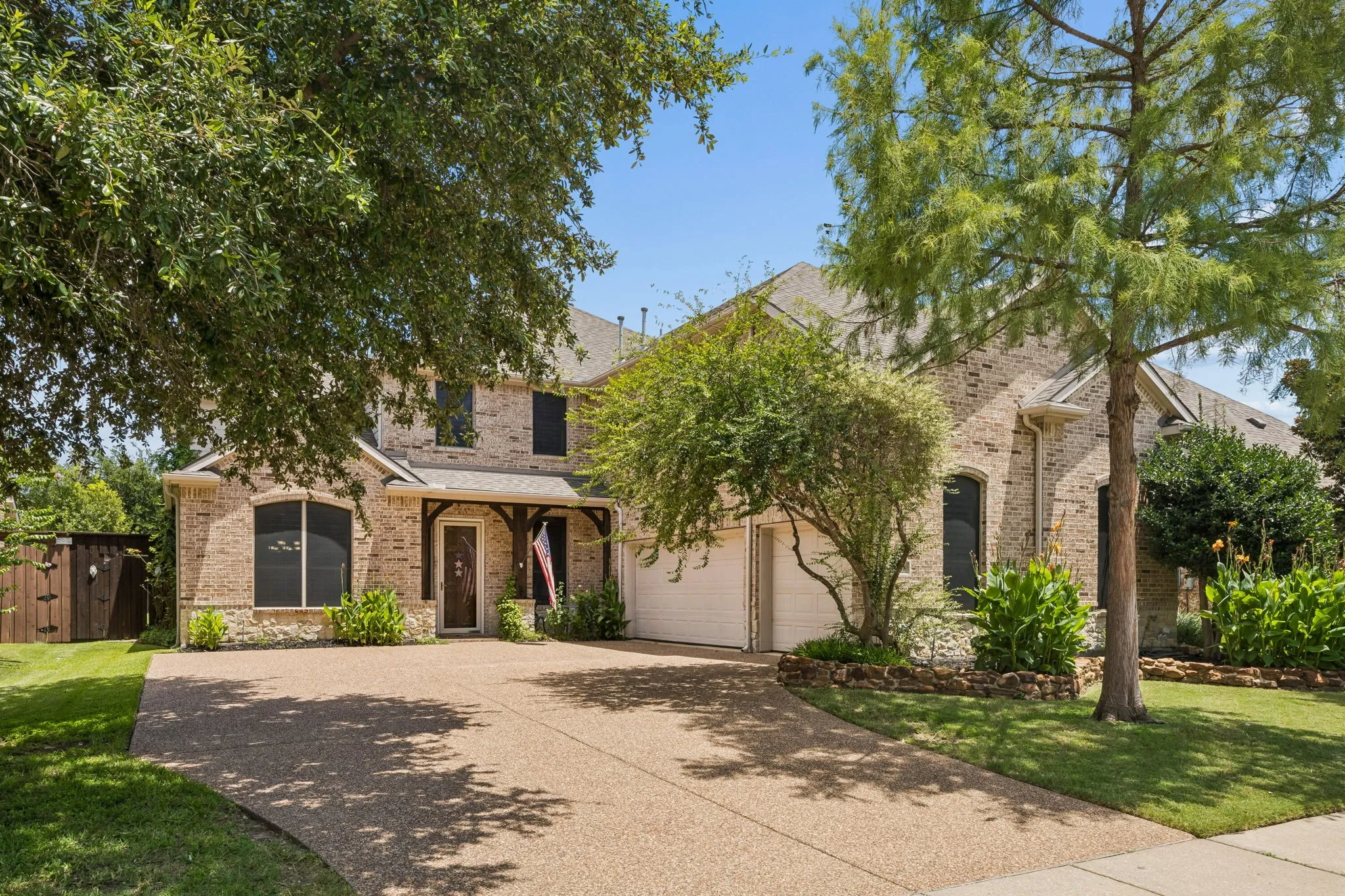 Single Family Residence For Sale in Collin County , 11518 Castle Brook Lane, Frisco, Texas 75035, 5 Bedrooms, 4 Bathrooms, 3 Garage spaces, 3,907 Sqft, built in 2004, Price $900,000, mls#21322198, Real Estate Agent in Frisco, Homes For Sale in Collin county, Homes For Sale in Frisco, Realtor in Frisco Texas, Real Estate Brokerage Independent Realty Texas, Luminita Cordes Realtor