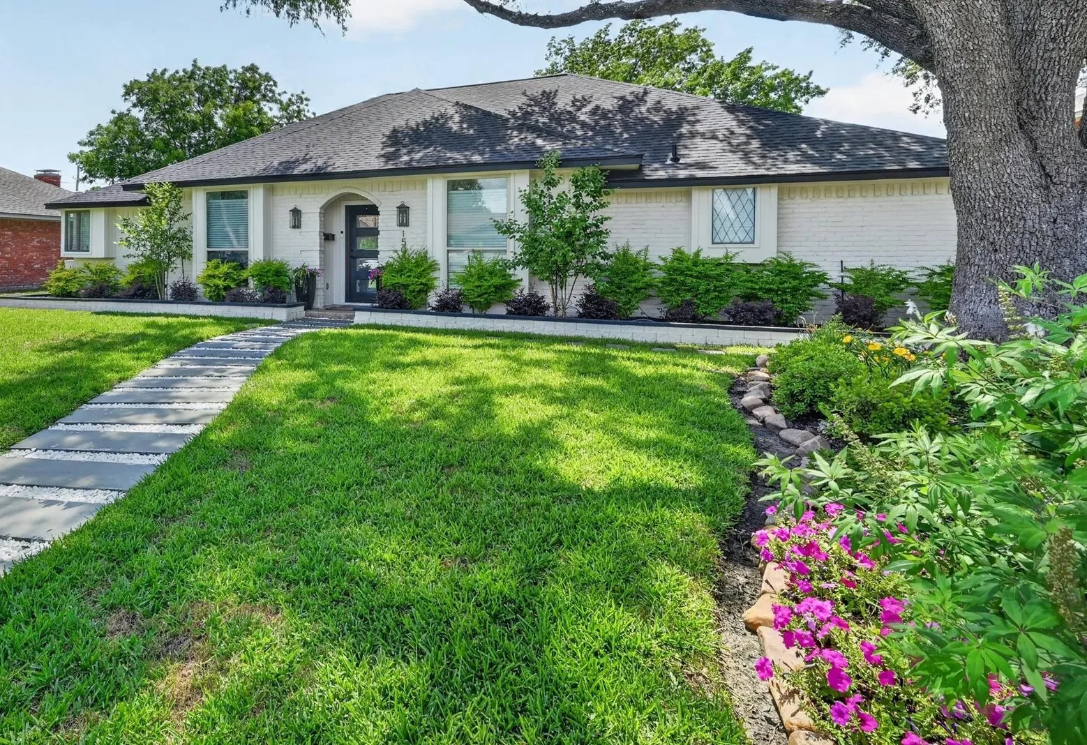 Single Family Residence For Sale in Dallas County , 1505 Canyon Oaks Drive, Irving, Texas 75061, 3 Bedroom, 3 Bathroom, 2 Garage spaces, 2,540 Sqft, built in 1977, mls#21306424, Real Estate Agent in Irving, Homes For Sale in Dallas county, Homes For Sale in Irving, Realtor in Irving Texas, Real Estate Brokerage Independent Realty Texas, Luminita Cordes Realtor