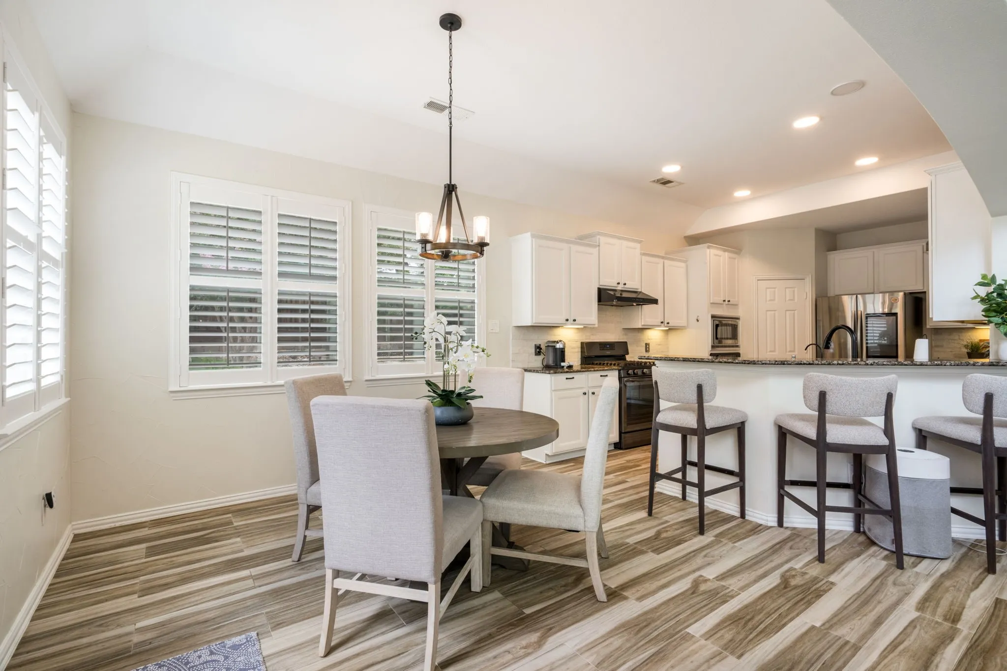 Single Family Residence For Sale in Denton County , 102 Stamford Drive, Hickory Creek, Texas 75065, 5 Bedroom, 4 Bathroom, 3 Garage spaces, 3,234 Sqft, built in 2005, mls#21317254, Real Estate Agent in Hickory Creek, Homes For Sale in Denton county, Homes For Sale in Hickory Creek, Realtor in Hickory Creek Texas, Real Estate Brokerage Independent Realty Texas, Luminita Cordes Realtor