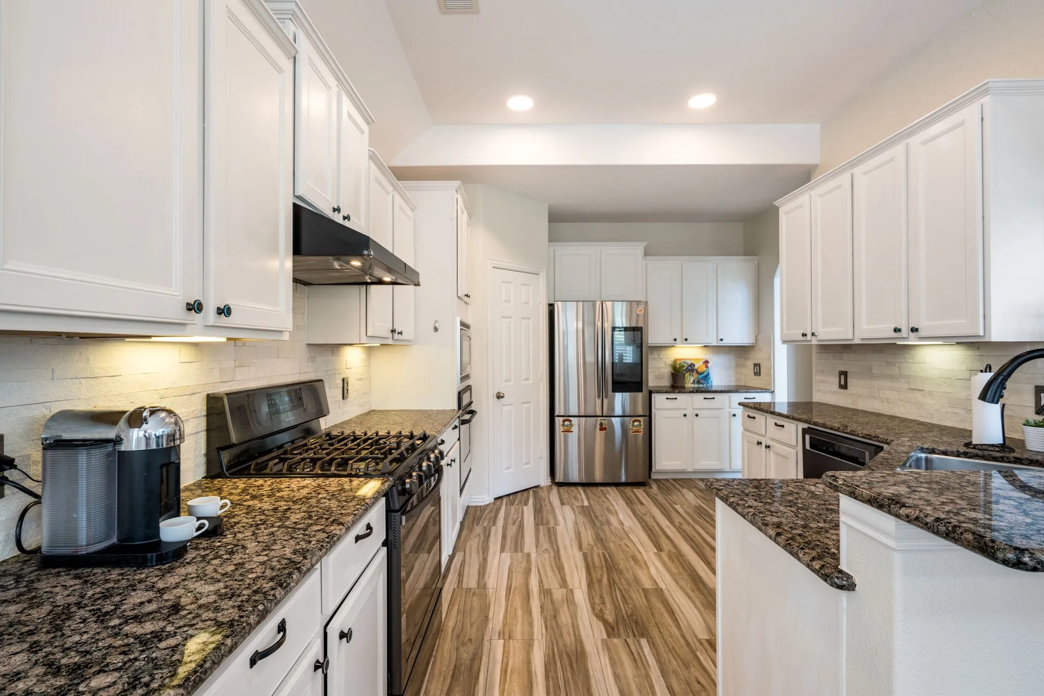 Single Family Residence For Sale in Denton County , 102 Stamford Drive, Hickory Creek, Texas 75065, 5 Bedroom, 4 Bathroom, 3 Garage spaces, 3,234 Sqft, built in 2005, mls#21317254, Real Estate Agent in Hickory Creek, Homes For Sale in Denton county, Homes For Sale in Hickory Creek, Realtor in Hickory Creek Texas, Real Estate Brokerage Independent Realty Texas, Luminita Cordes Realtor