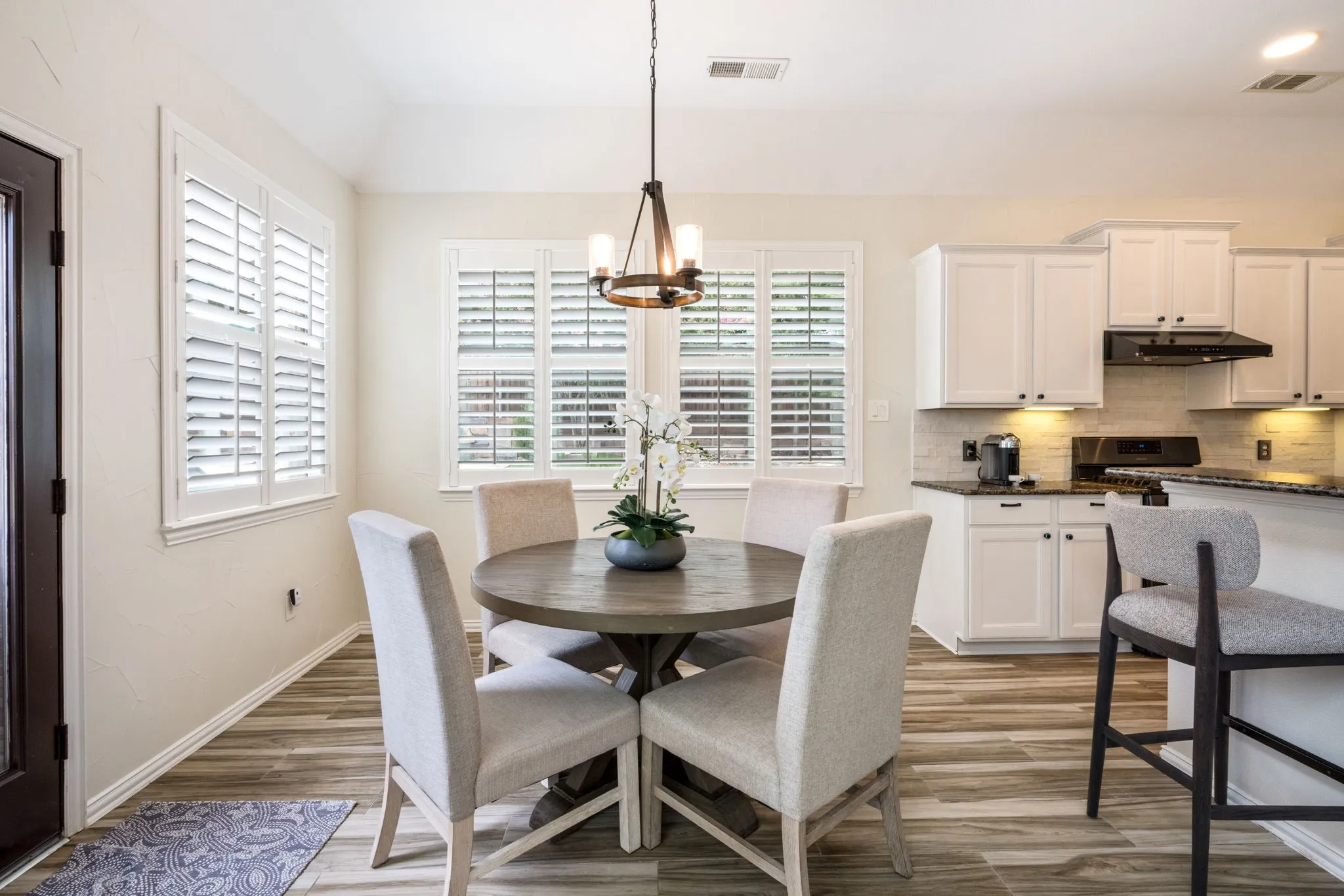 Single Family Residence For Sale in Denton County , 102 Stamford Drive, Hickory Creek, Texas 75065, 5 Bedroom, 4 Bathroom, 3 Garage spaces, 3,234 Sqft, built in 2005, mls#21317254, Real Estate Agent in Hickory Creek, Homes For Sale in Denton county, Homes For Sale in Hickory Creek, Realtor in Hickory Creek Texas, Real Estate Brokerage Independent Realty Texas, Luminita Cordes Realtor