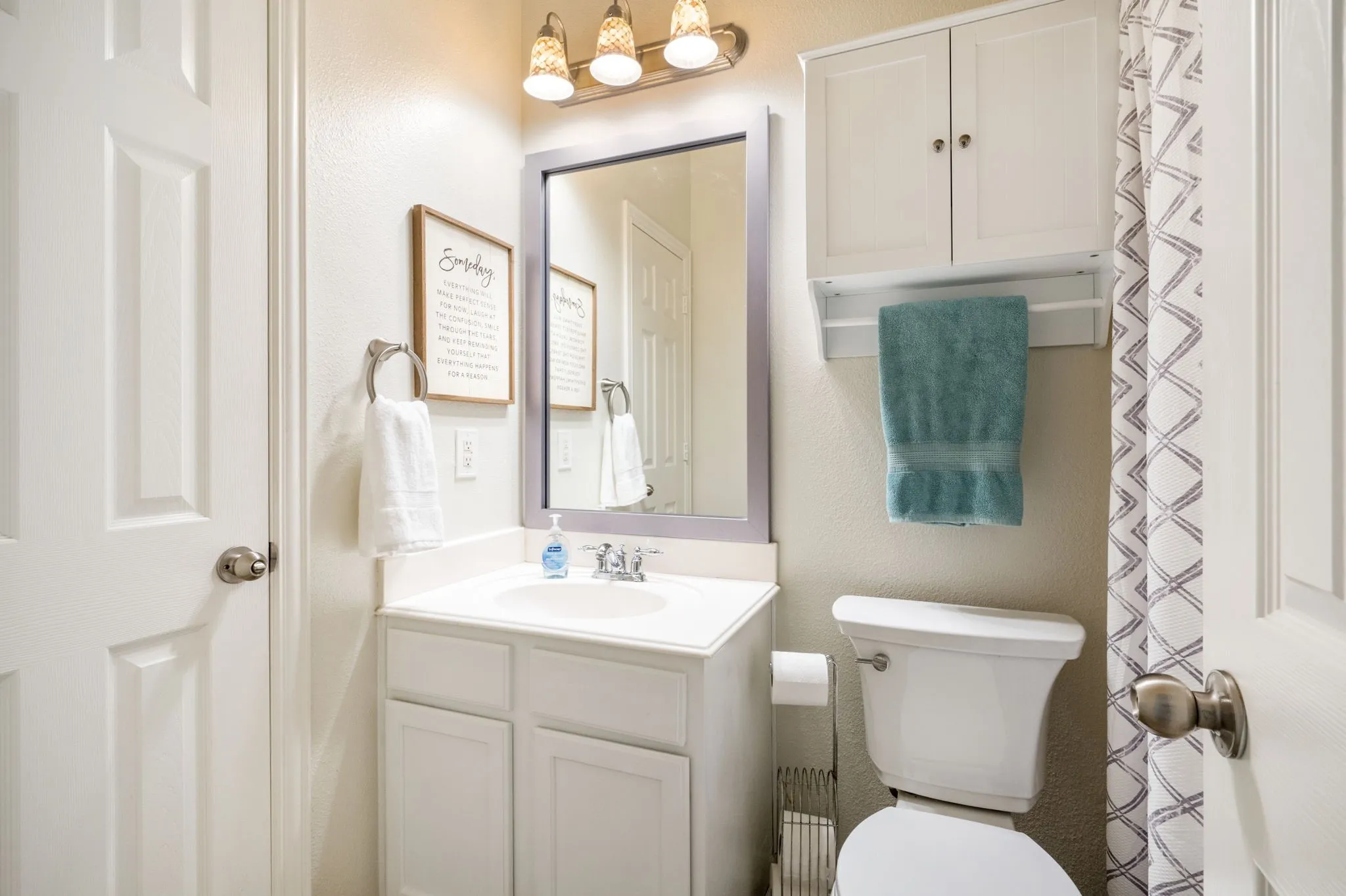 Ensuite/Hall Bath