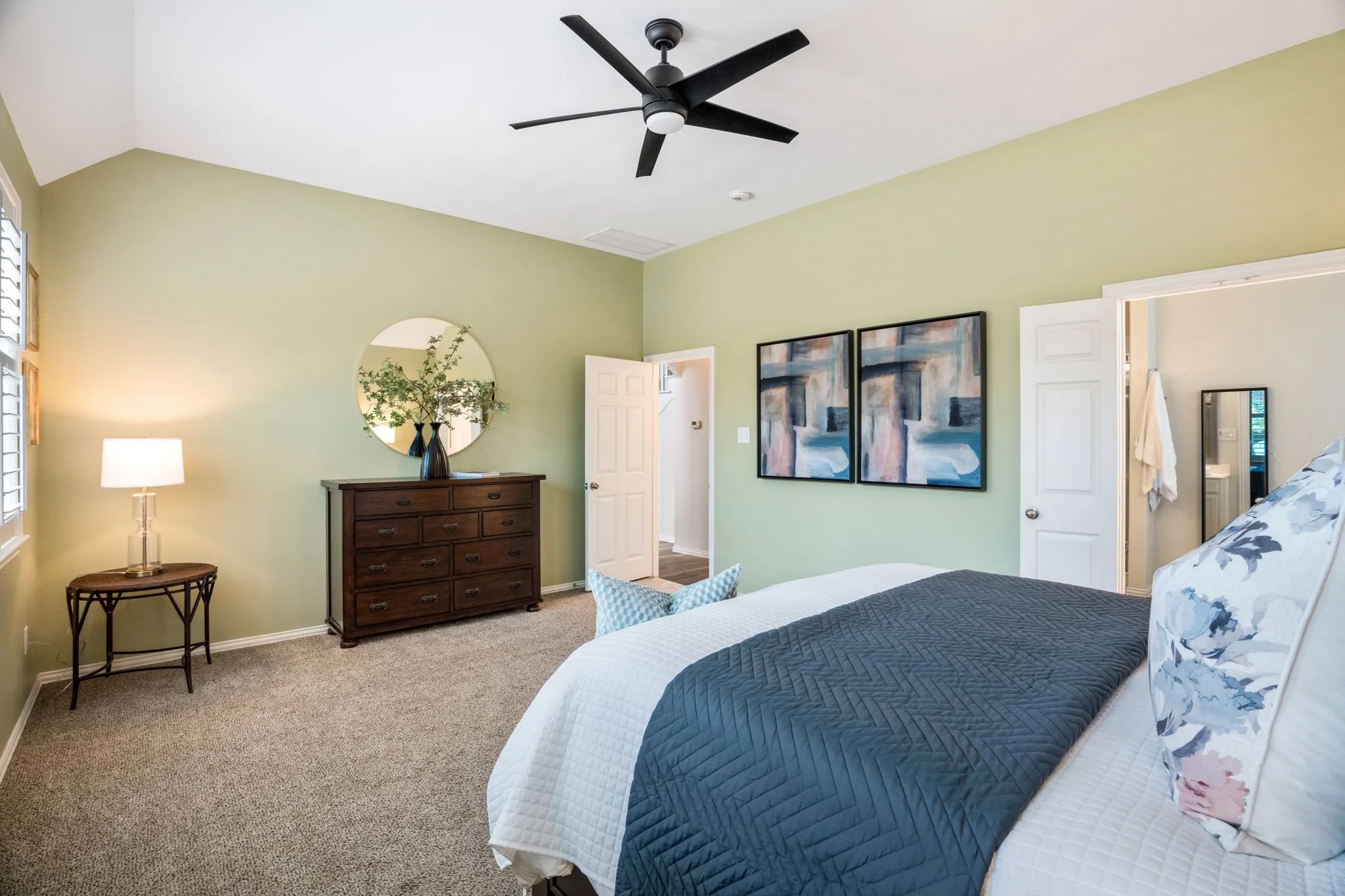 Single Family Residence For Sale in Denton County , 102 Stamford Drive, Hickory Creek, Texas 75065, 5 Bedroom, 4 Bathroom, 3 Garage spaces, 3,234 Sqft, built in 2005, mls#21317254, Real Estate Agent in Hickory Creek, Homes For Sale in Denton county, Homes For Sale in Hickory Creek, Realtor in Hickory Creek Texas, Real Estate Brokerage Independent Realty Texas, Luminita Cordes Realtor
