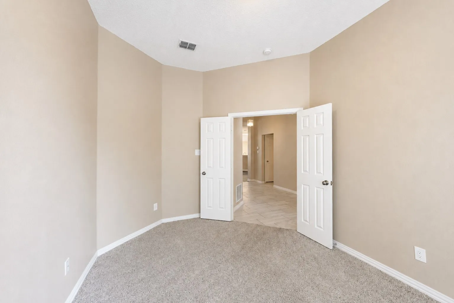 Single Family Residence For Rent in Collin County , 5605 Belle Chasse Lane, Frisco, Texas 75035, 4 Bedroom, 2 Bathroom, 2 Garage spaces, 2,157 Sqft, built in 1995, mls#21324844, Real Estate Agent in Frisco, Homes For Rent in Collin county, Homes For Rent in Frisco, Realtor in Frisco Texas, Real Estate Brokerage Independent Realty Texas, Luminita Cordes Realtor