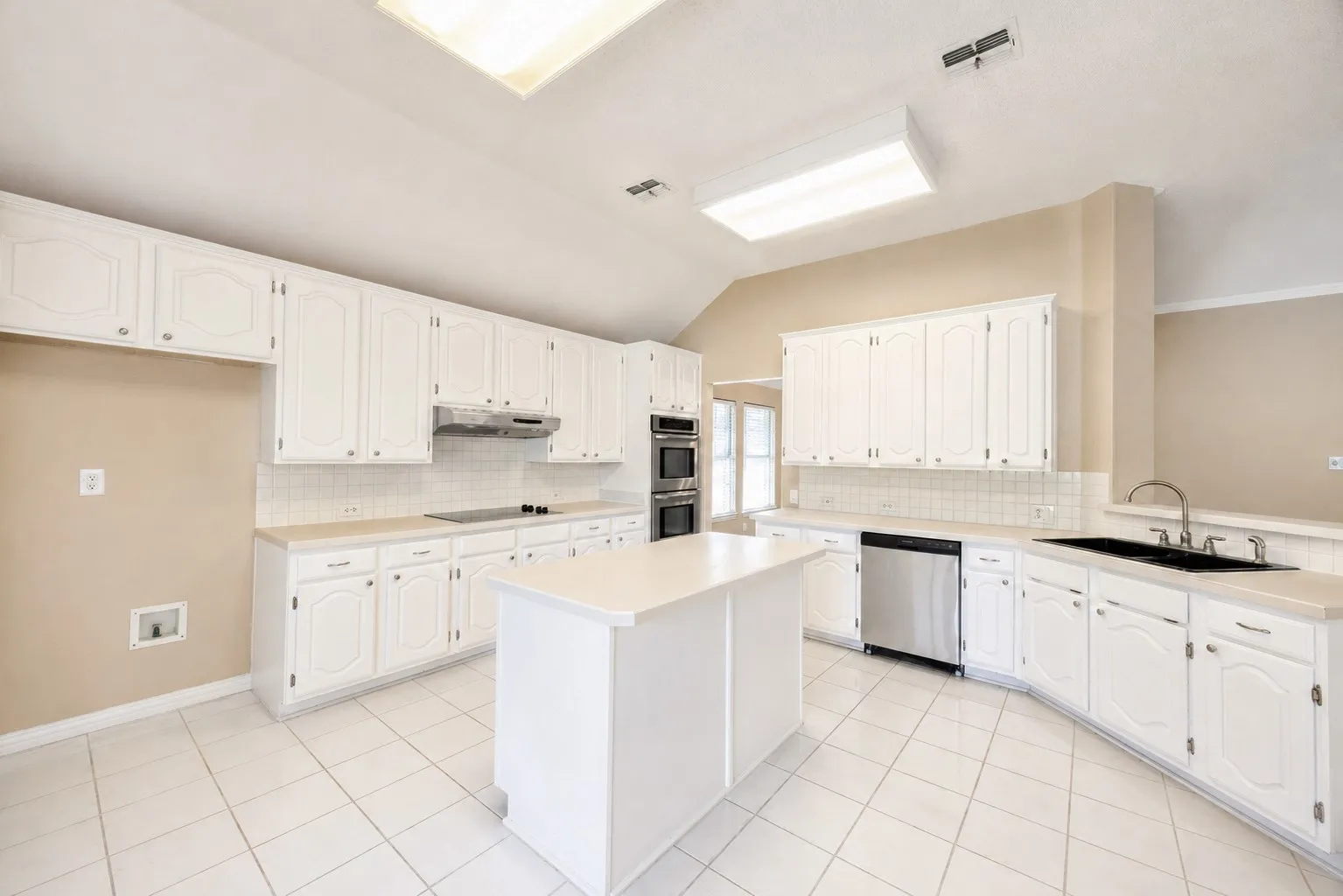 Single Family Residence For Rent in Collin County , 5605 Belle Chasse Lane, Frisco, Texas 75035, 4 Bedroom, 2 Bathroom, 2 Garage spaces, 2,157 Sqft, built in 1995, mls#21324844, Real Estate Agent in Frisco, Homes For Rent in Collin county, Homes For Rent in Frisco, Realtor in Frisco Texas, Real Estate Brokerage Independent Realty Texas, Luminita Cordes Realtor